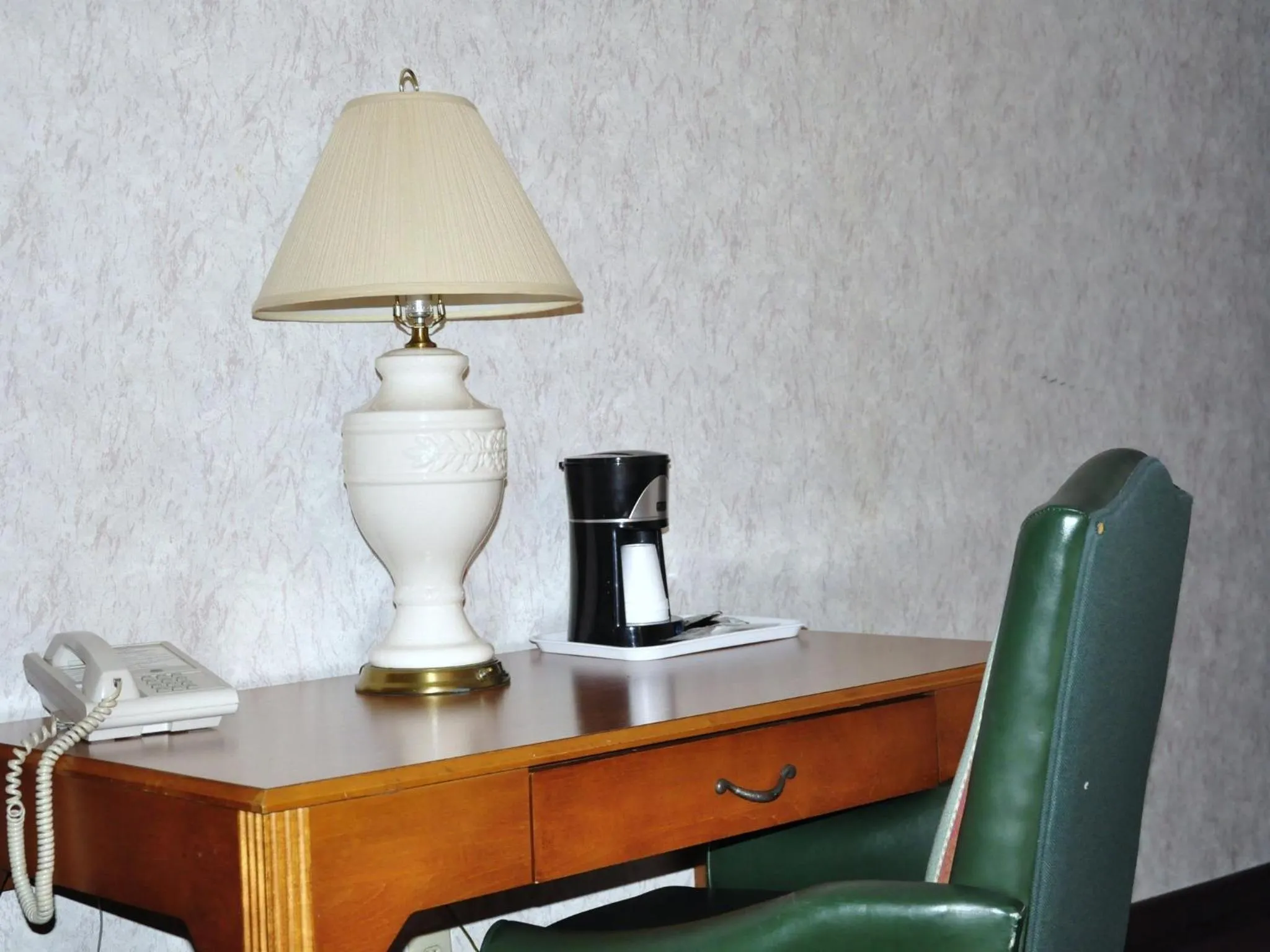 Queen Suite with Spa Bath in Howard Johnson by Wyndham Niagara Falls