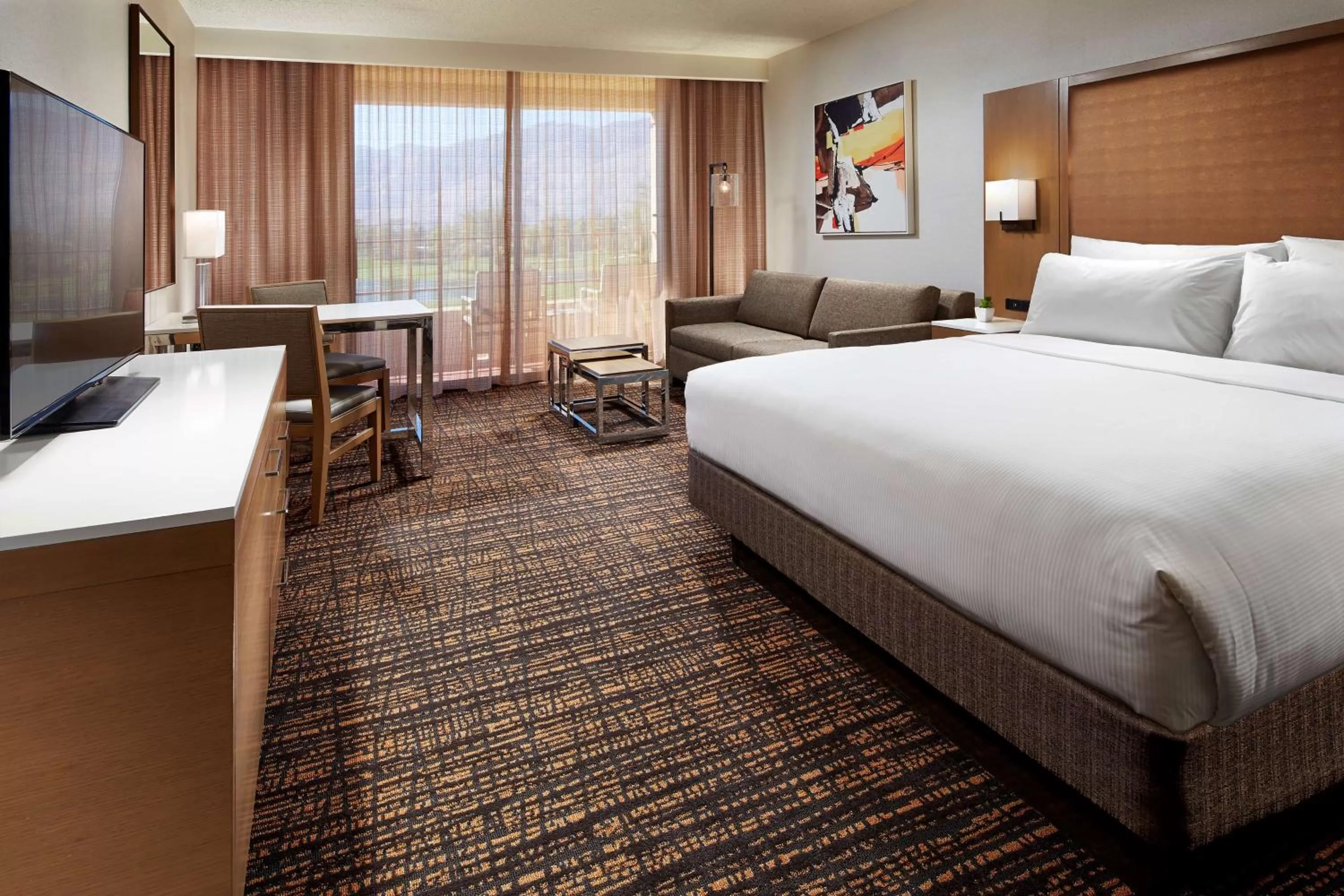 King Room with Patio and Pool View in DoubleTree by Hilton Golf Resort Palm Springs