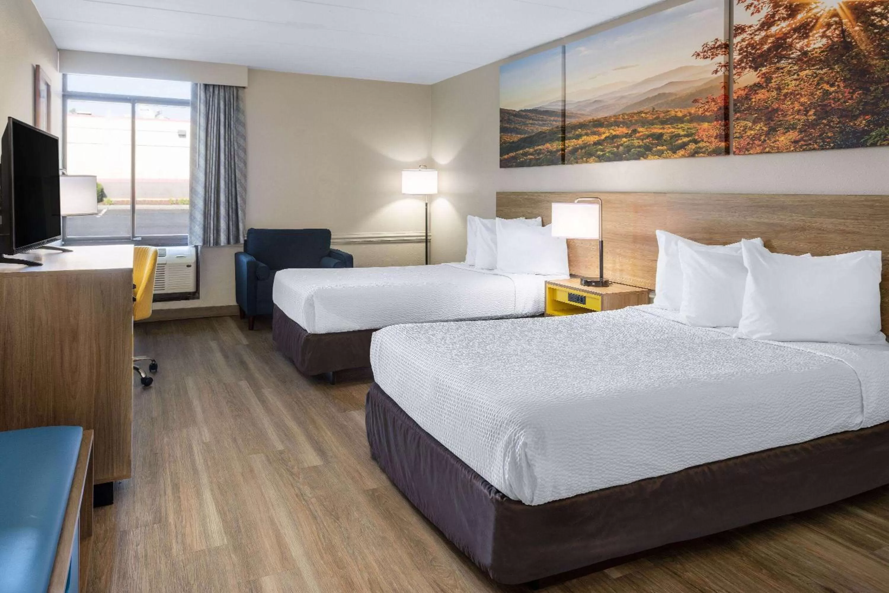 Double Room with Two Double Beds - Non-Smoking in Days Inn by Wyndham Winchester