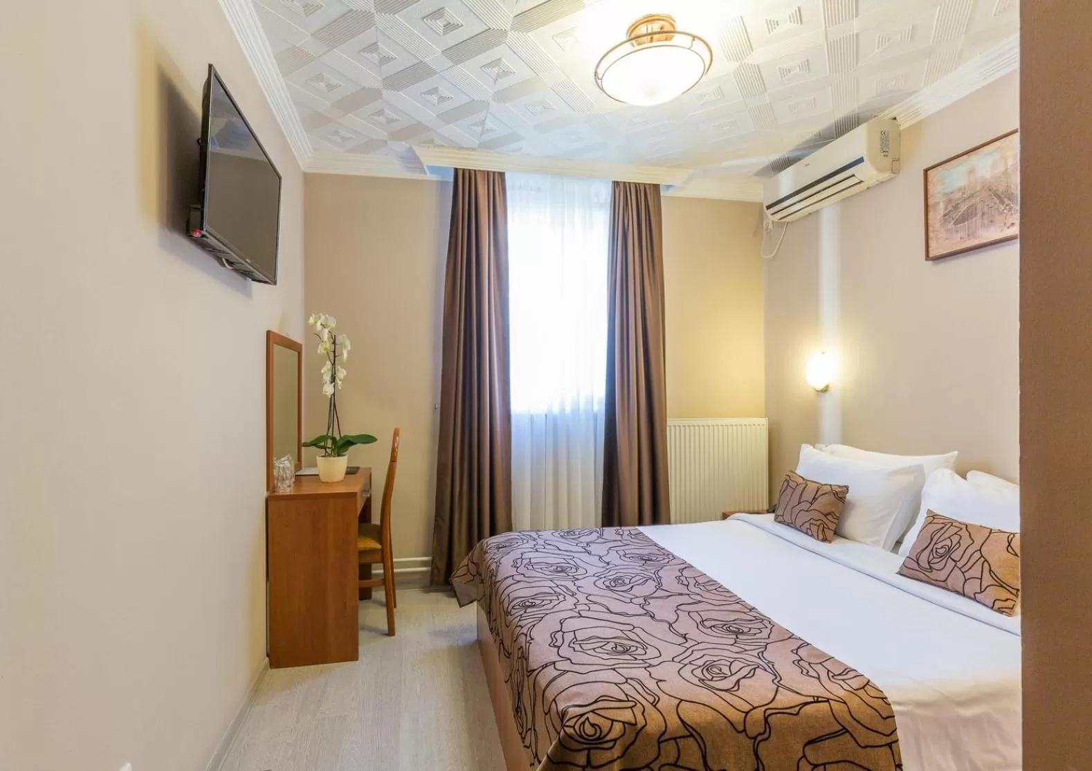 Budget Double Room - Annex in Belgrade City Hotel