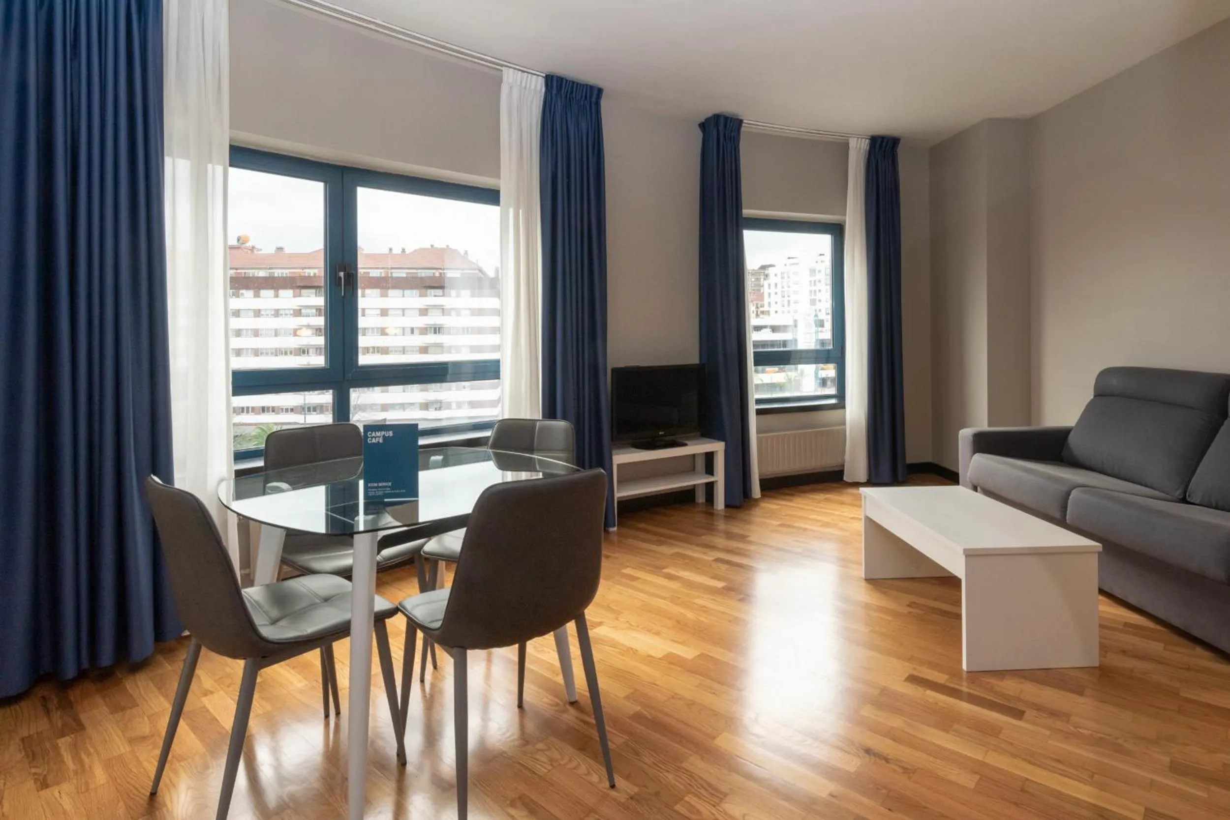 Apartment (3 Adults) in Aparthotel Campus