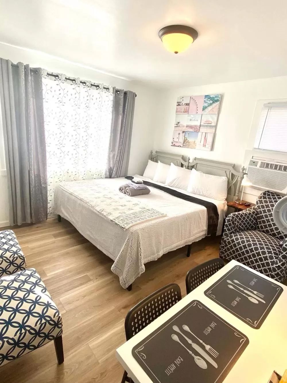 King Room in Cobmin Ridge Motel