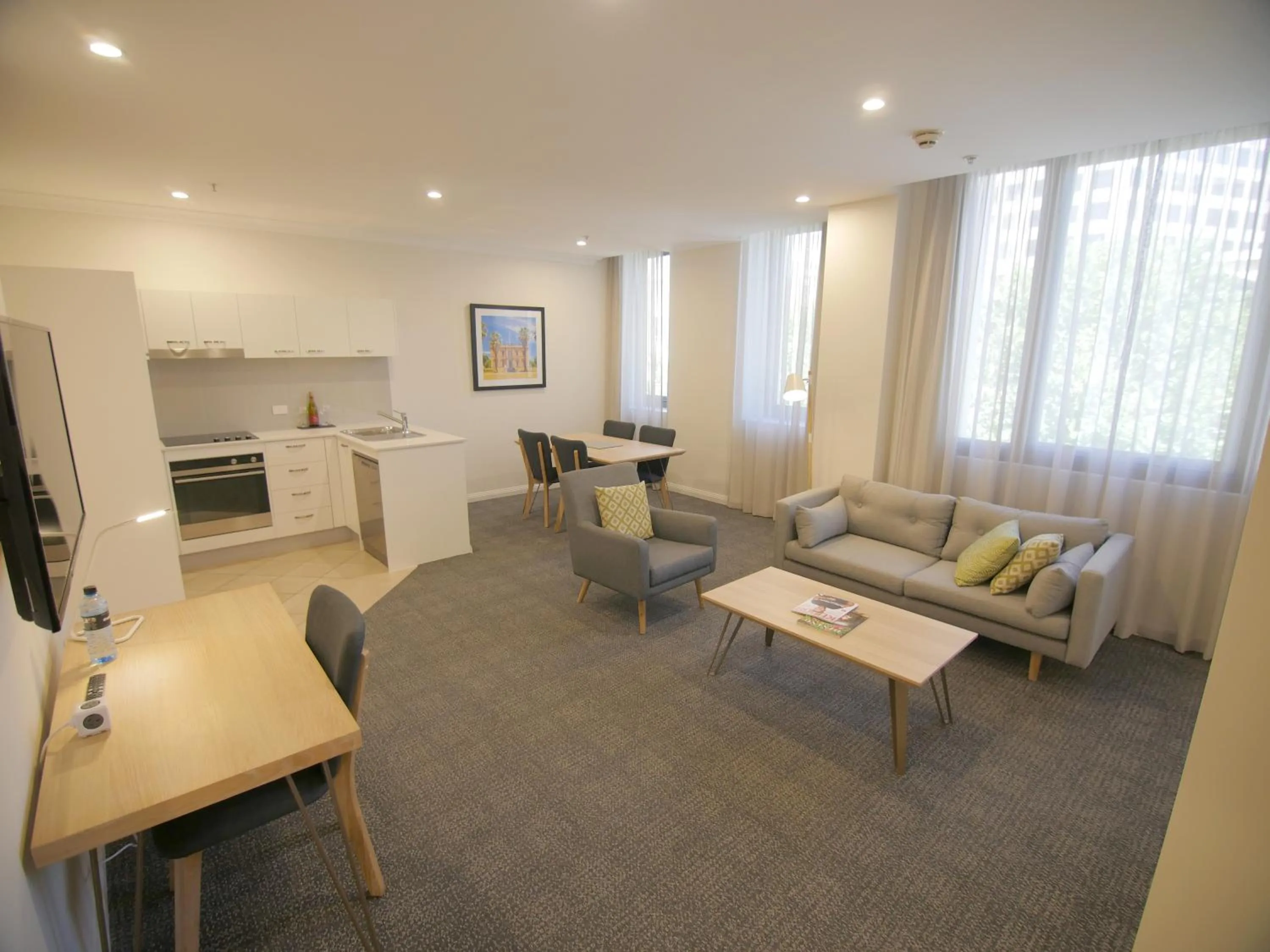 Two Bedroom King Suite - Non Smoking in Quality Apartments Adelaide Central