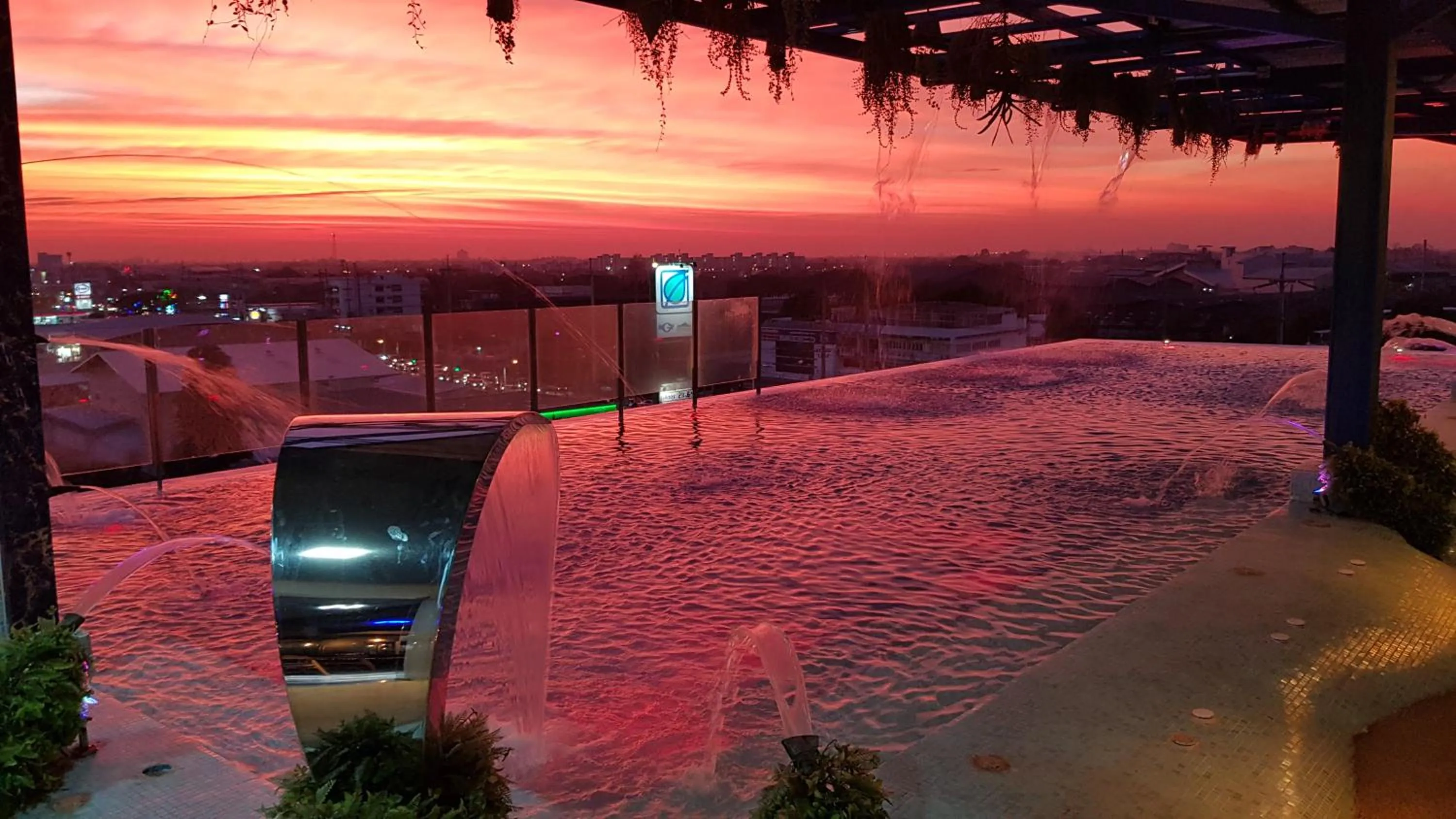 BlueTel Re'sidencE Bangkok IMPACT - 1 Time Drop-Off Service to Impact