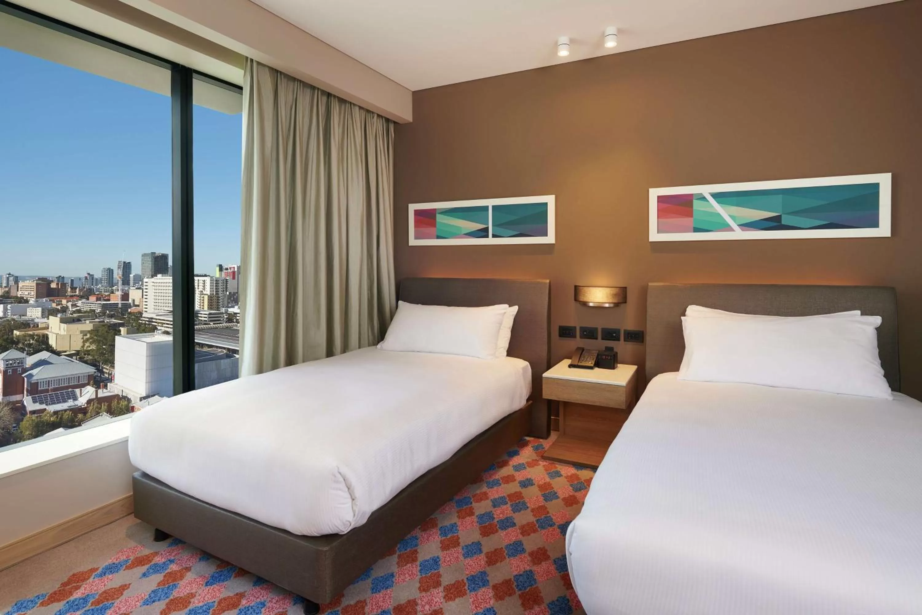 Deluxe Twin Room with Panoramic View - High Floor in Doubletree By Hilton Perth Northbridge