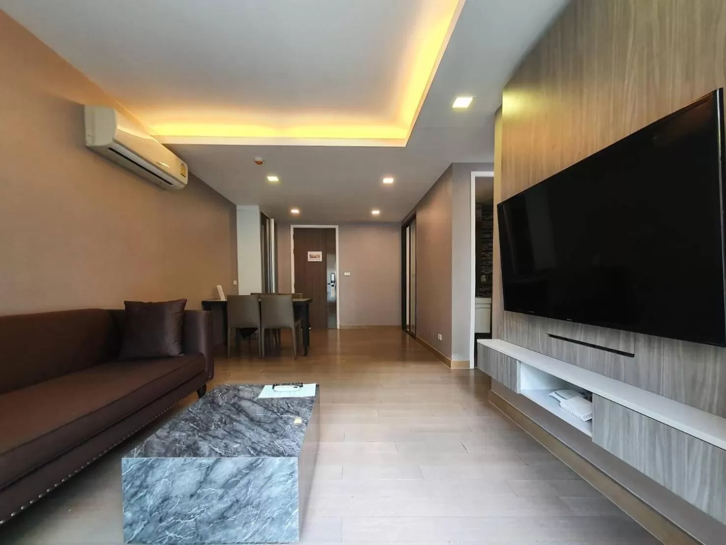 Executive Two-Bedroom Apartment in 18 Residence