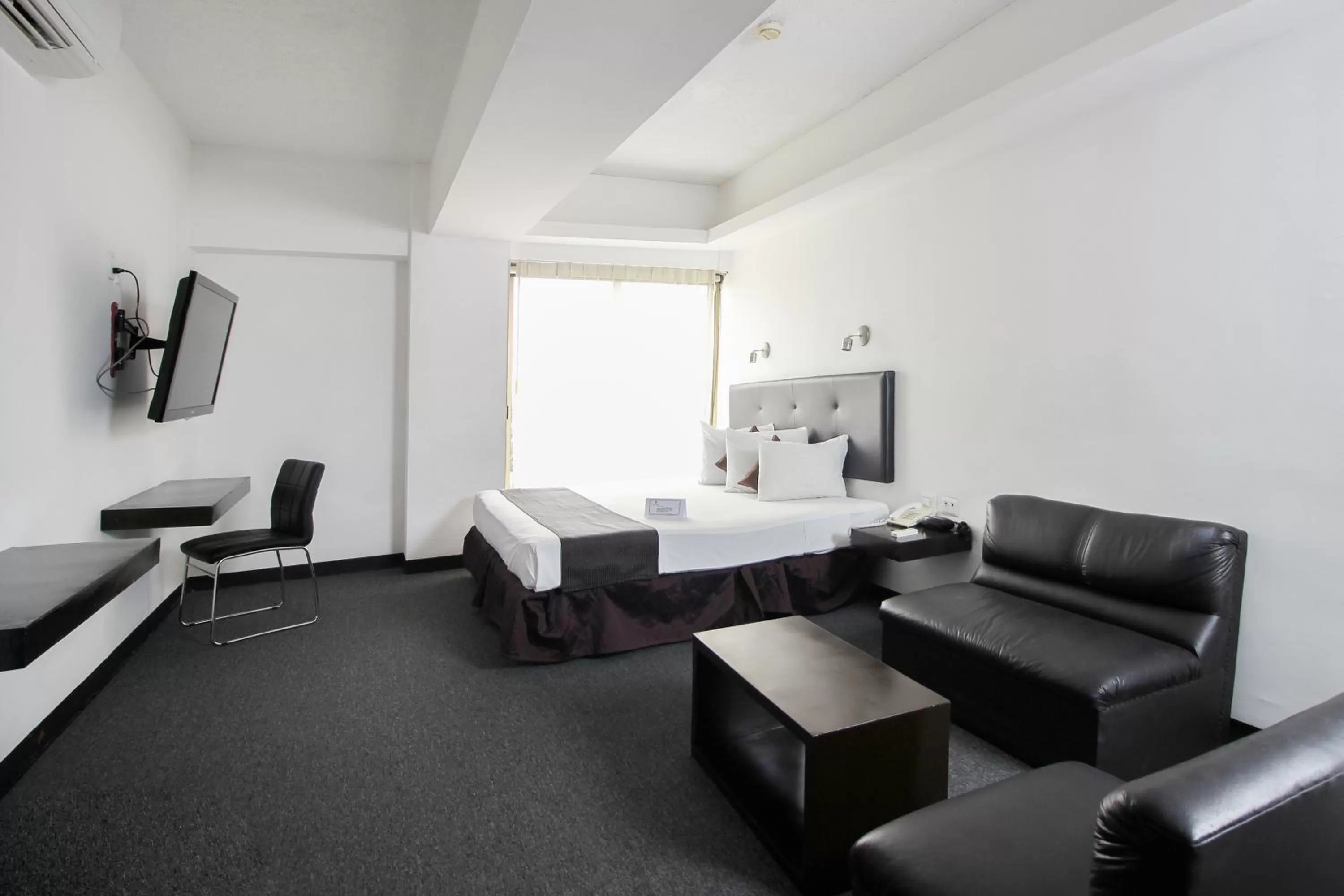 Deluxe King Room in Hotel Maya Yucatan