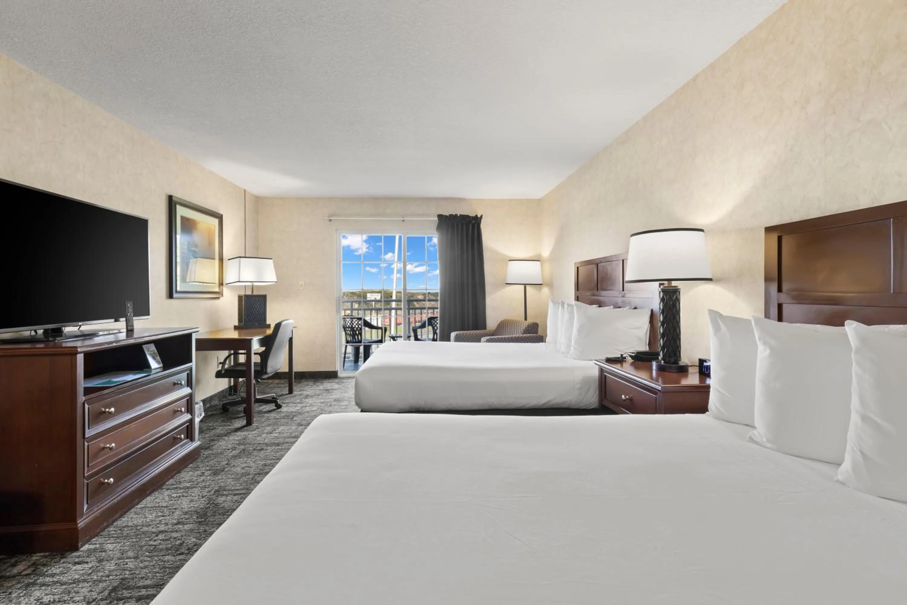 2 Queens Standard with Balcony (Downstairs) in Beach House Inn