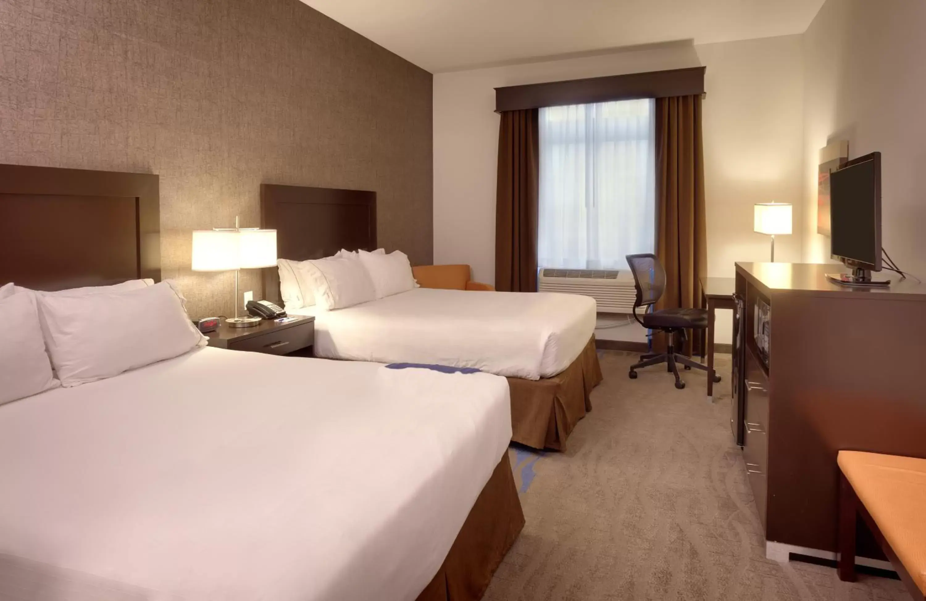 Holiday Inn Express & Suites Overland Park by IHG Holiday Inn Express & Suites Overland Park by IHG