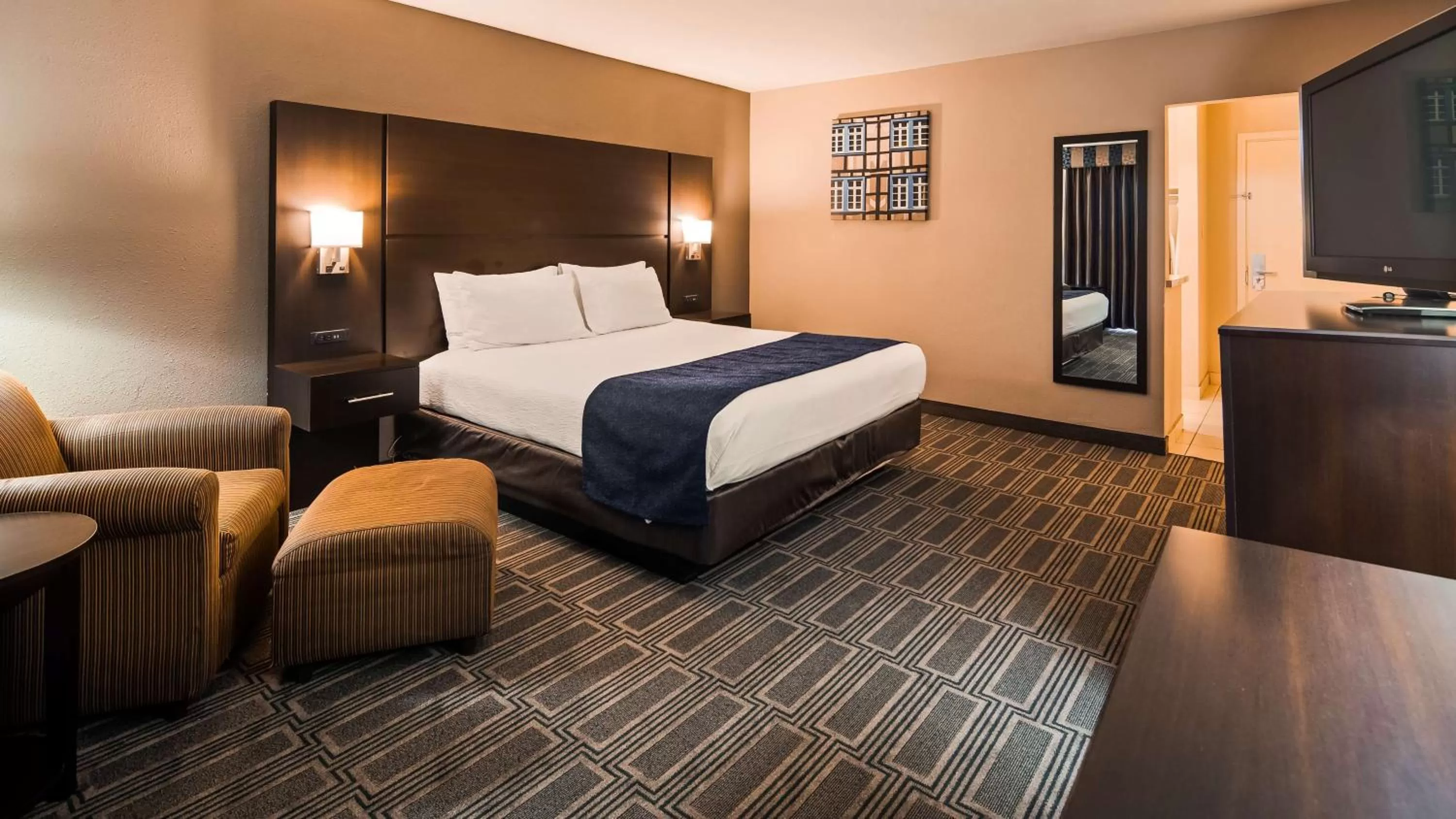 King Room with Roll-In Shower - Mobility Accesible/Non-Smokings in Best Western Andersens Inn