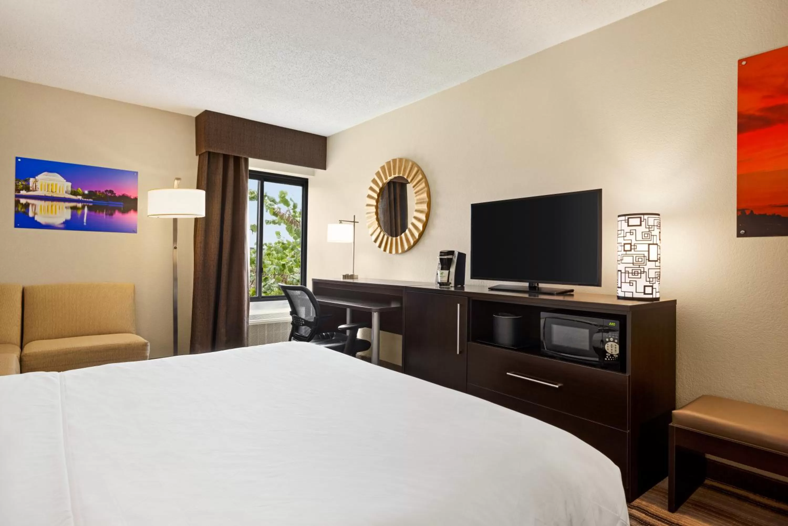 Queen Room with Communications and Mobility Accessible Shower in Holiday Inn Washington-Dulles International Airport by IHG