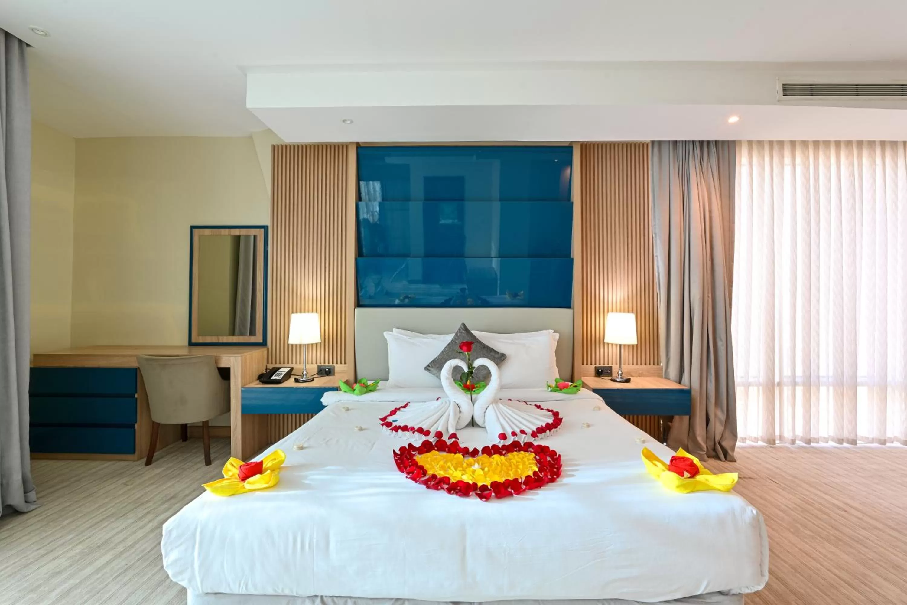 Al Mansour Suites Hotel