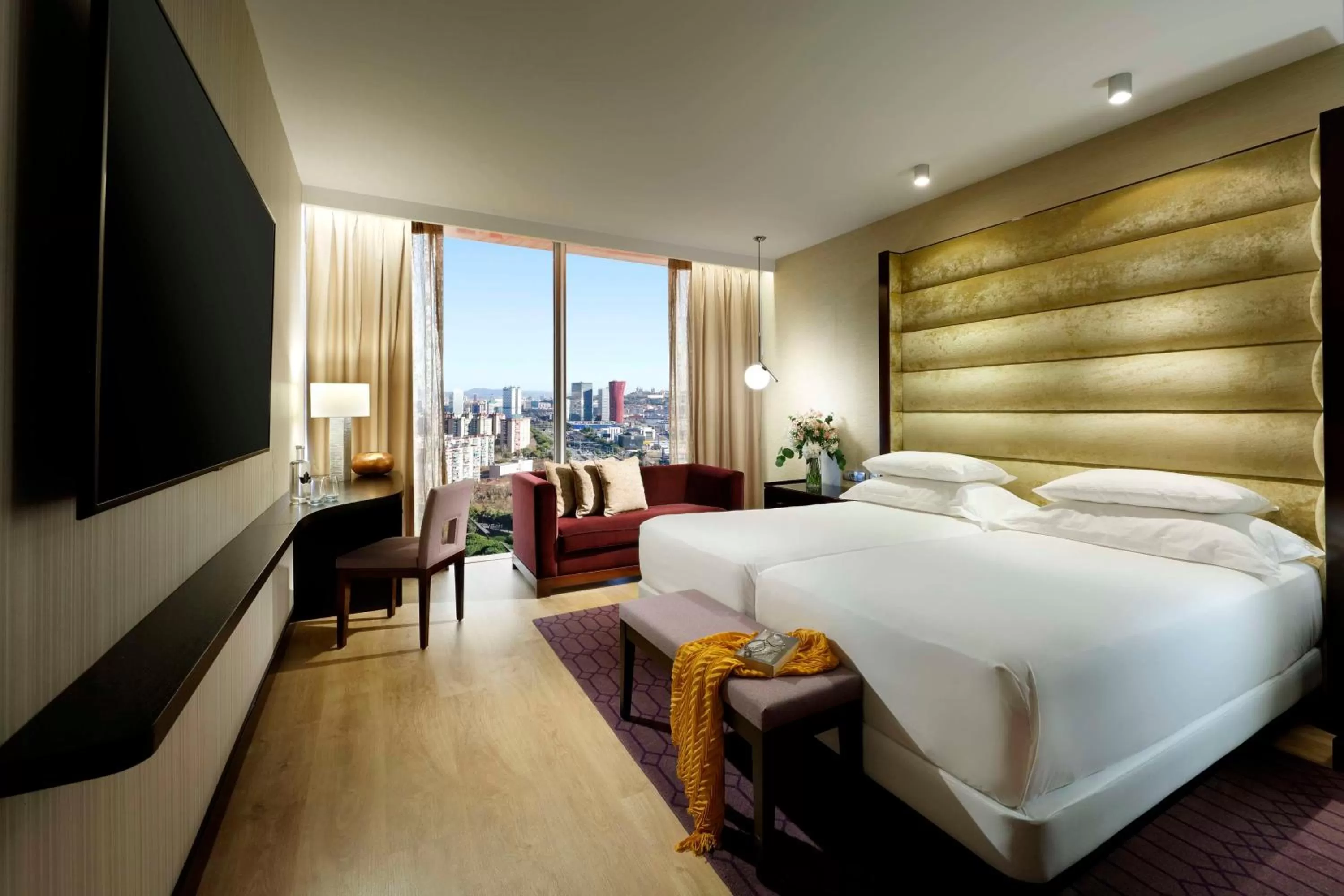 Deluxe Twin Room with City View - High Floor/Club Access in Hyatt Regency Barcelona Tower