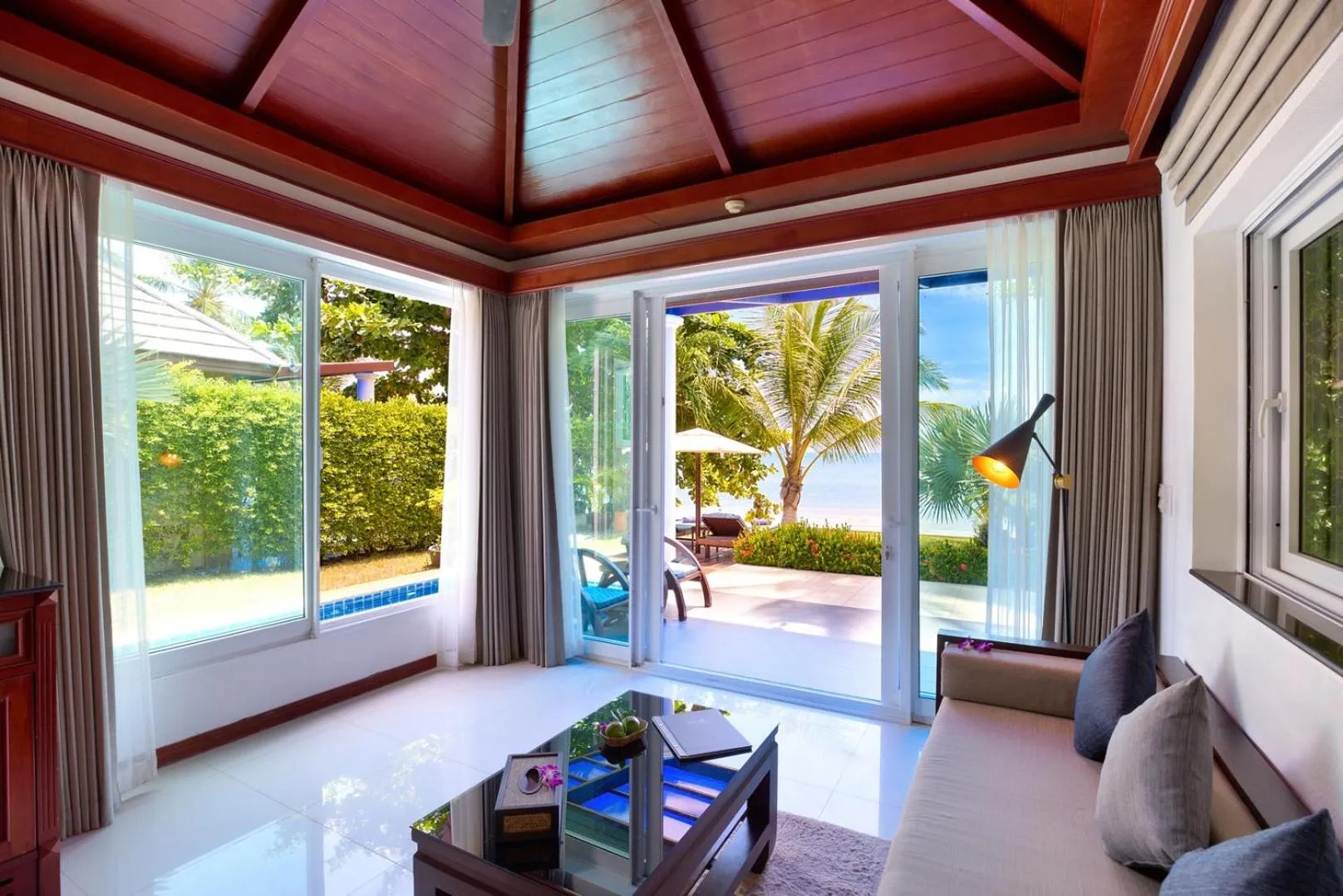 Villa with Private Pool - Beach Front in Sea Valley Resort