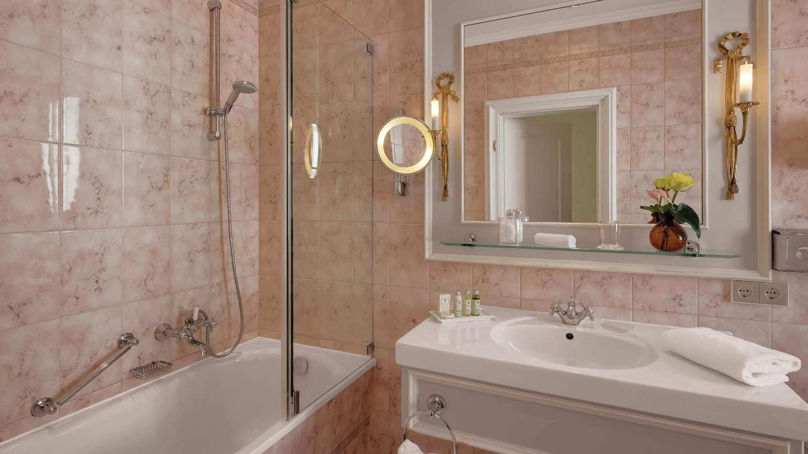 Classic Single Room in Excelsior by Geisel