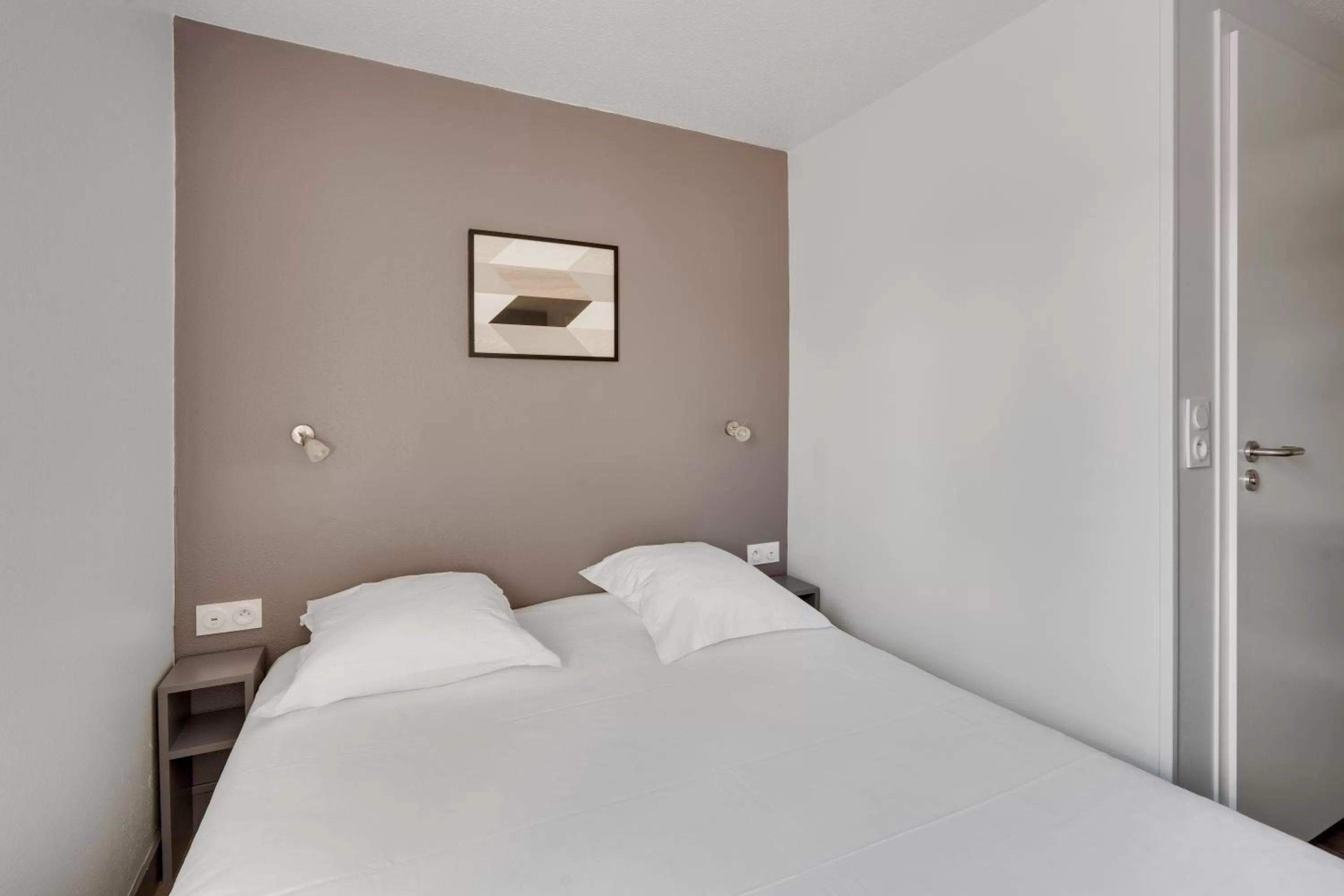 Bed in balladins Blois
