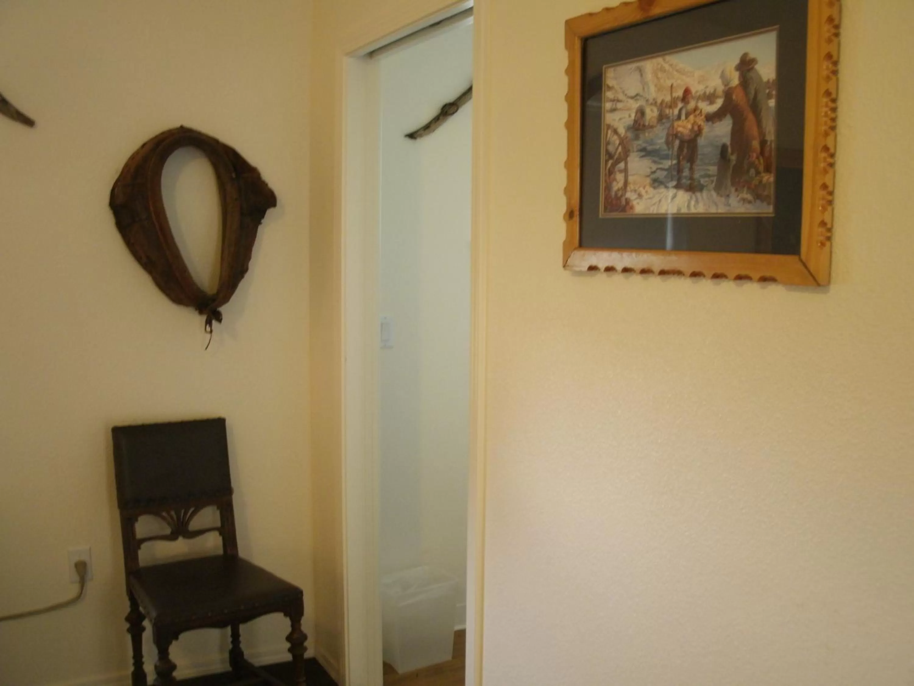 Pioneer Room With One Full & One Queen Bed, Shower in Virginia City Inn