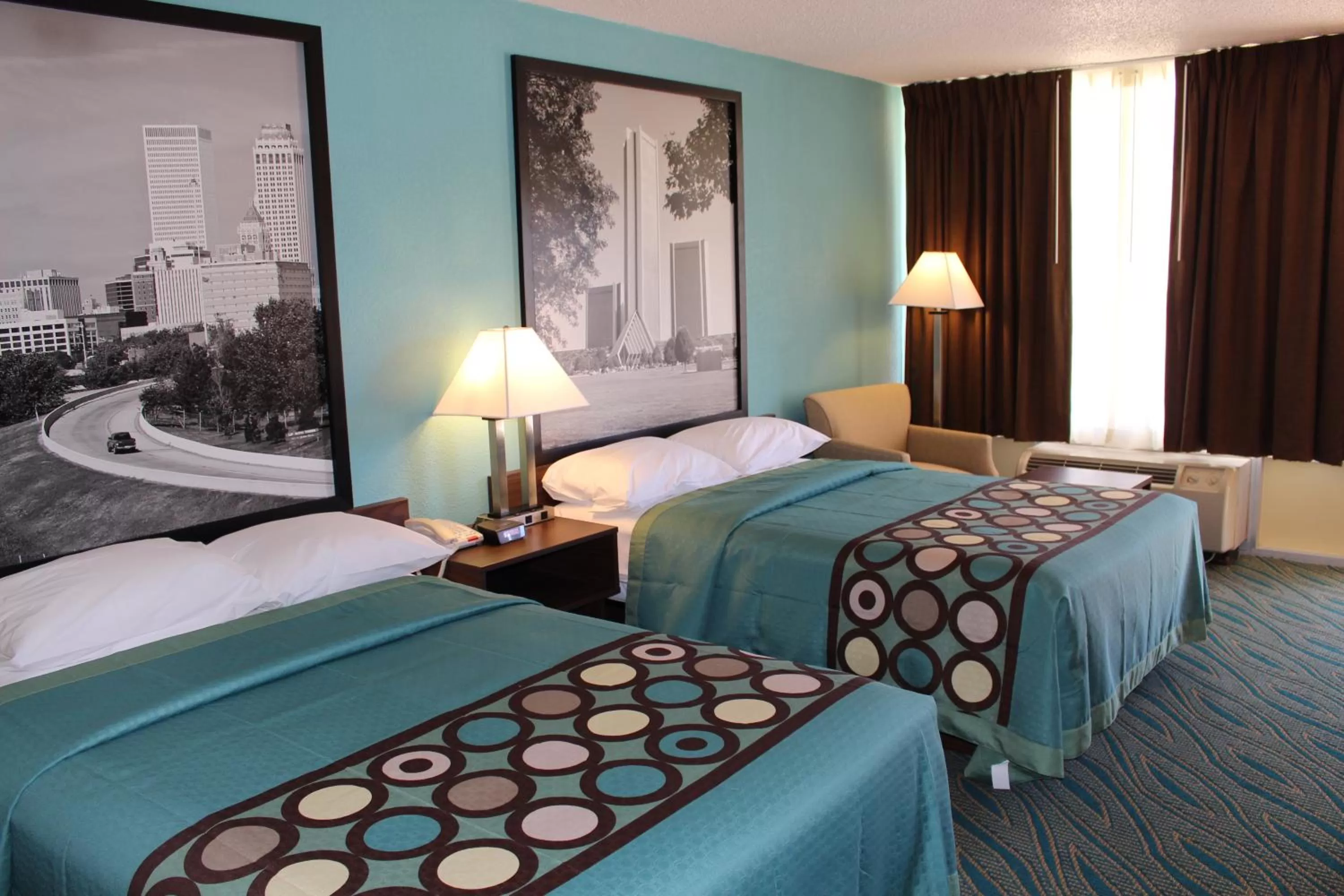 Double Room with Two Double Beds - Smoking in Super 8 by Wyndham Duncan