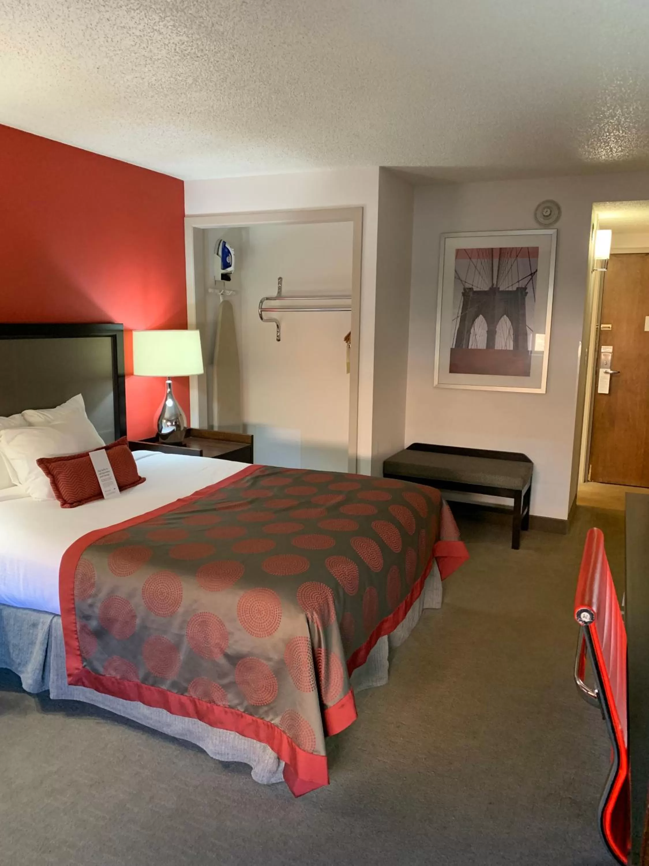 Queen Room - Non-Smoking in Ramada by Wyndham Marquette