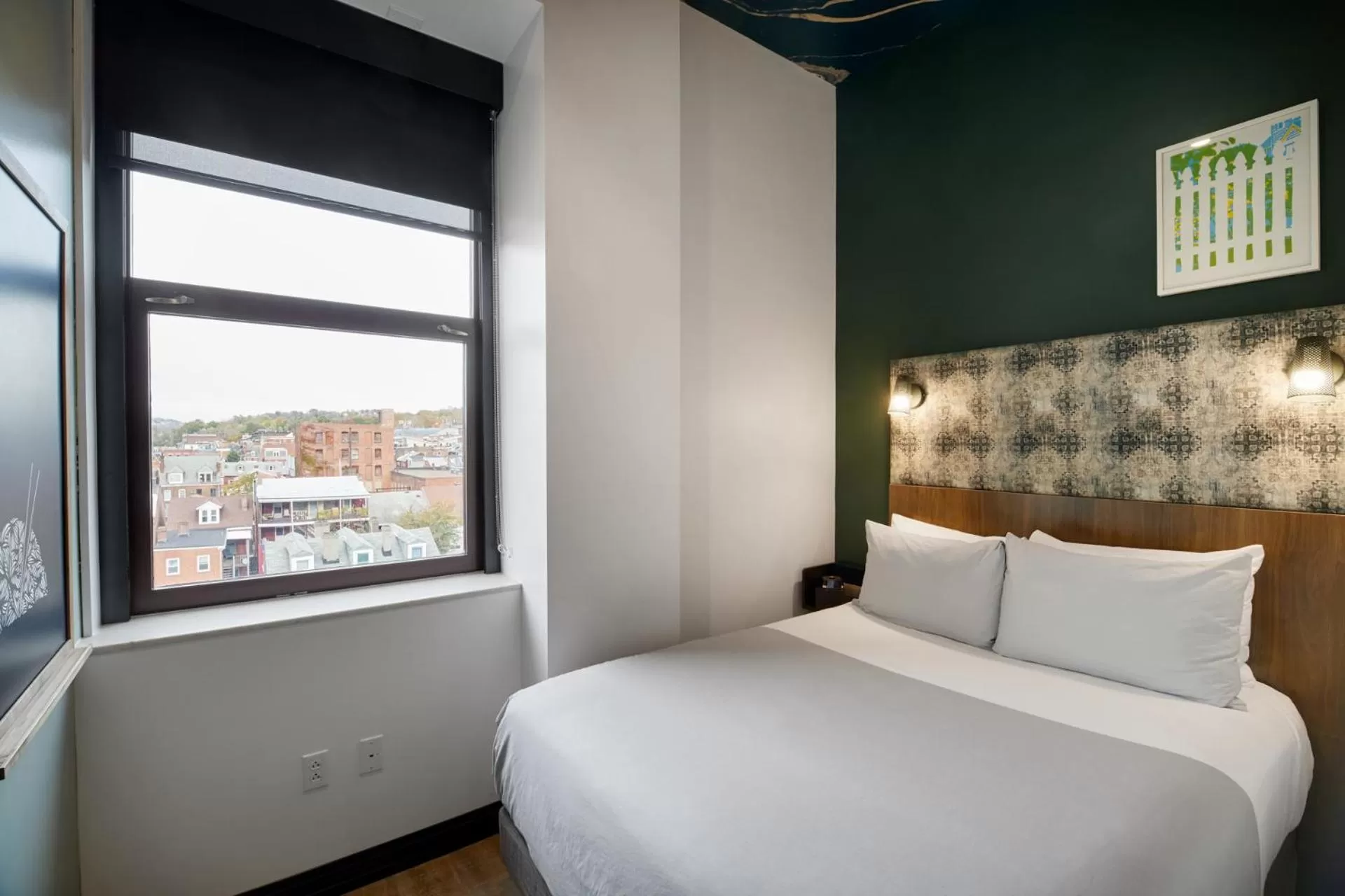 Micro Queen Room - Non-Smoking in TRYP by Wyndham Pittsburgh/Lawrenceville