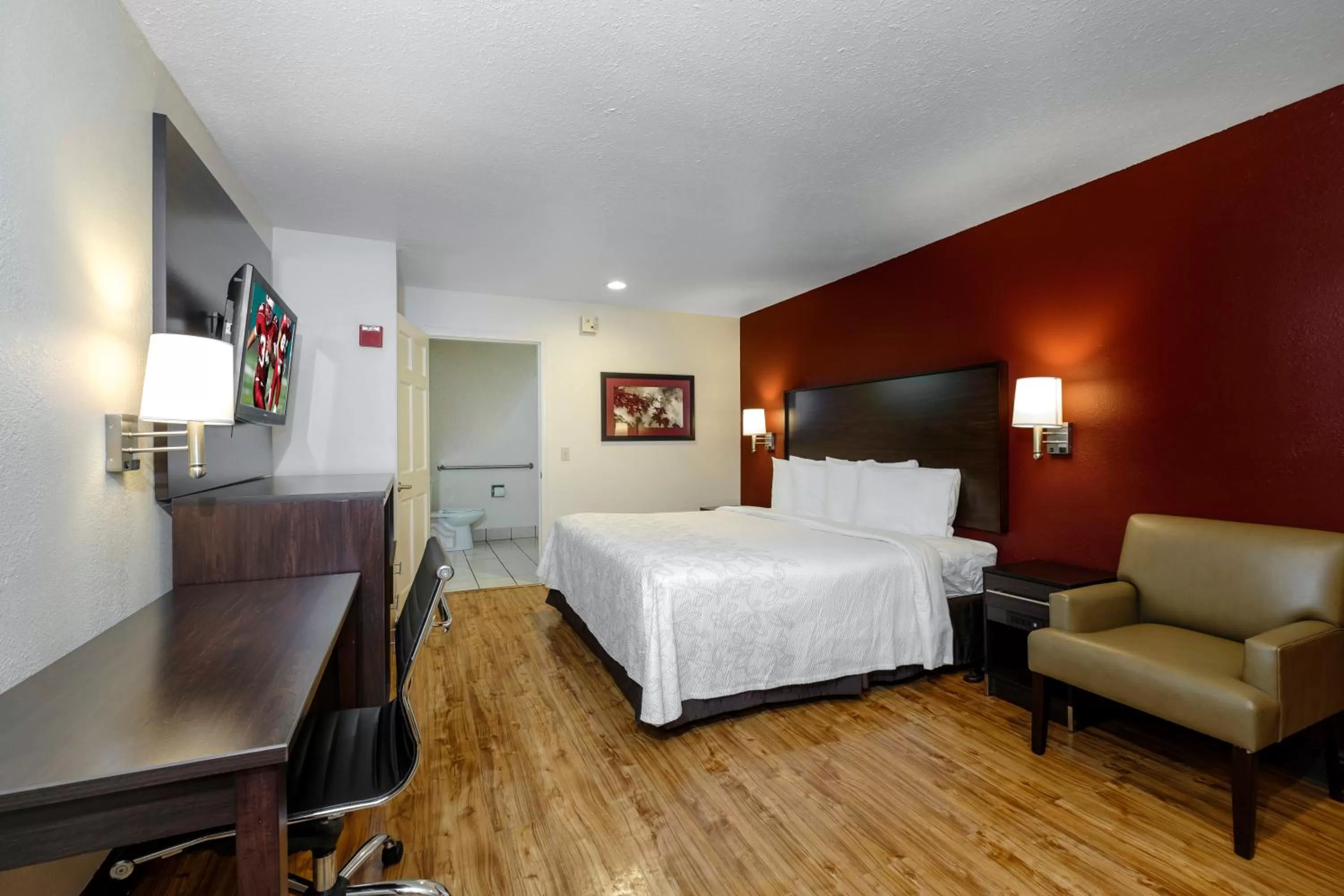 Superior King Room - Disability Access/Smoke Free in Red Roof Inn PLUS+ Hammond