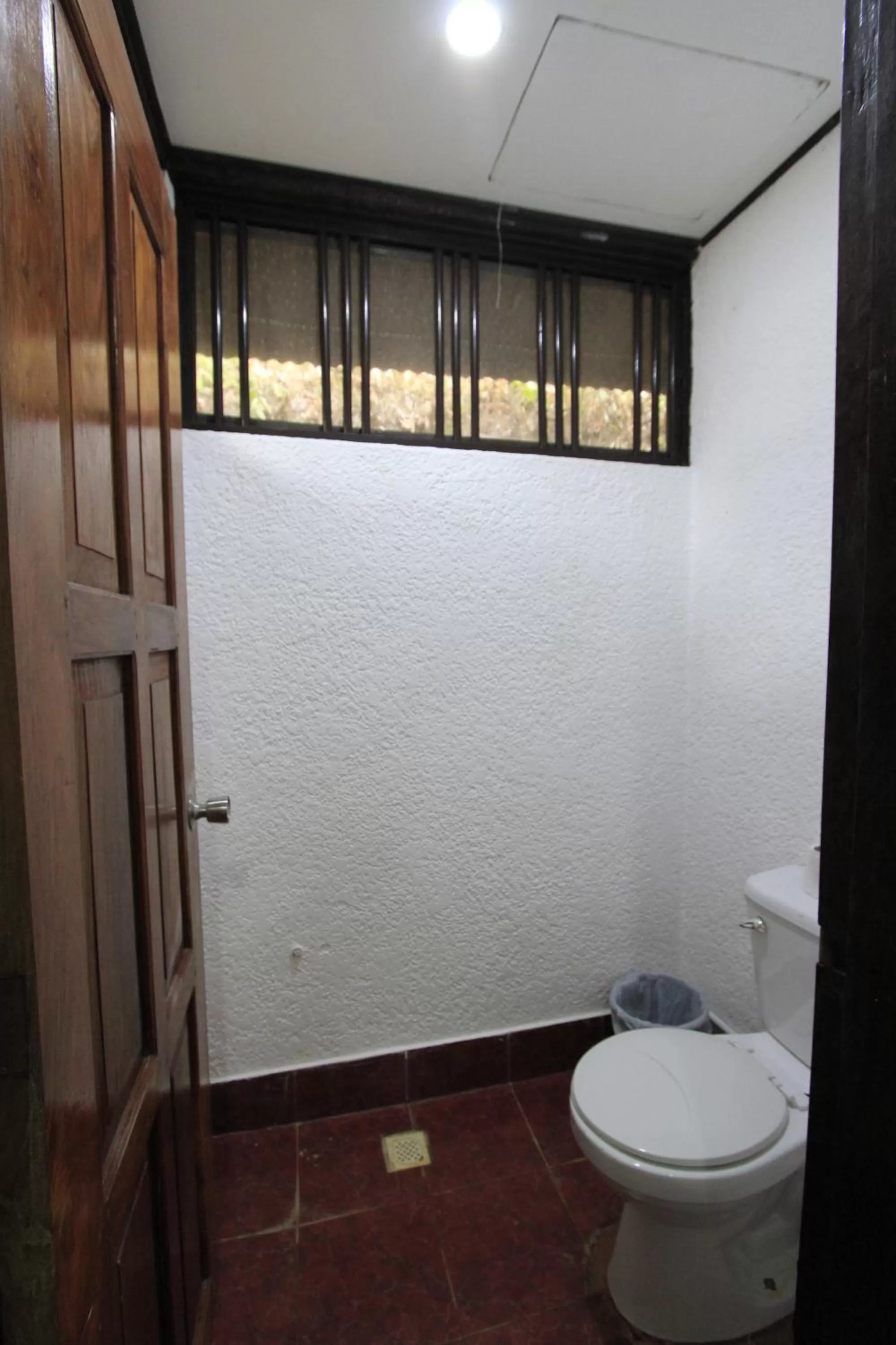 Native Island Cottage - Fan Room with Free Round Trip Boat Transfers from Lualhati Park in Discovery Island Resort