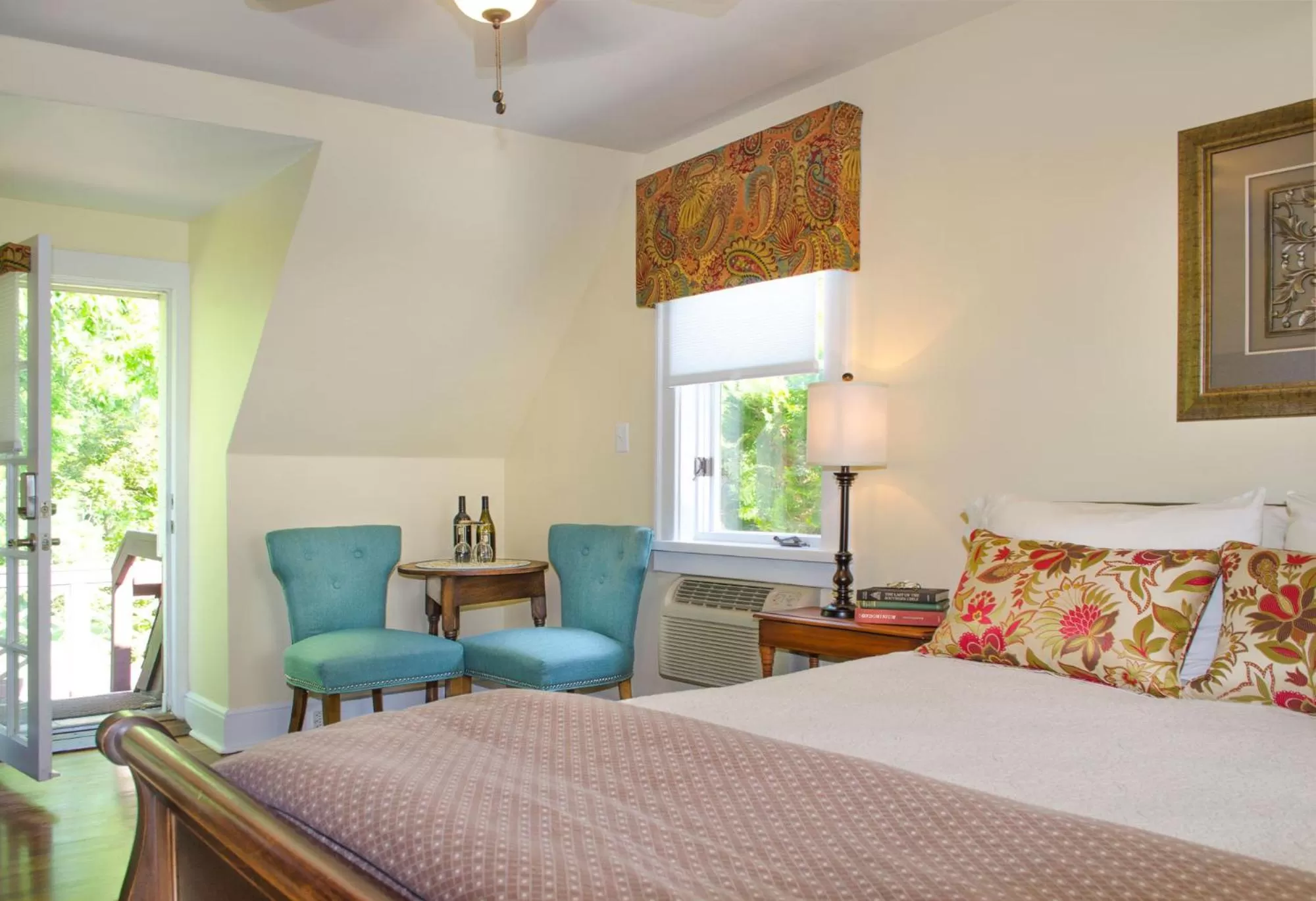 Queen Room with Balcony in Hillbrook Inn & Spa