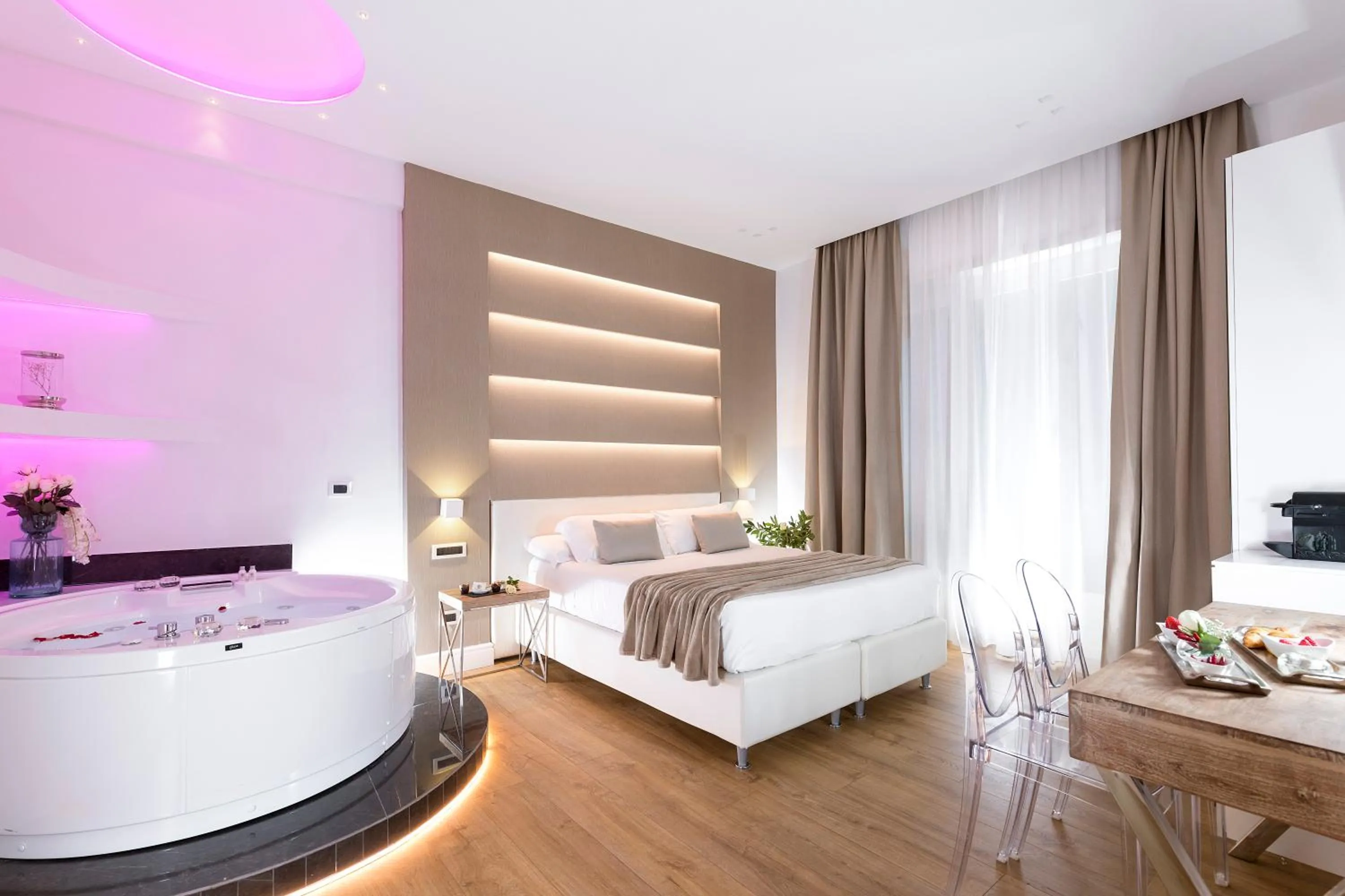 Junior Suite with jacuzzi in Vatican Style