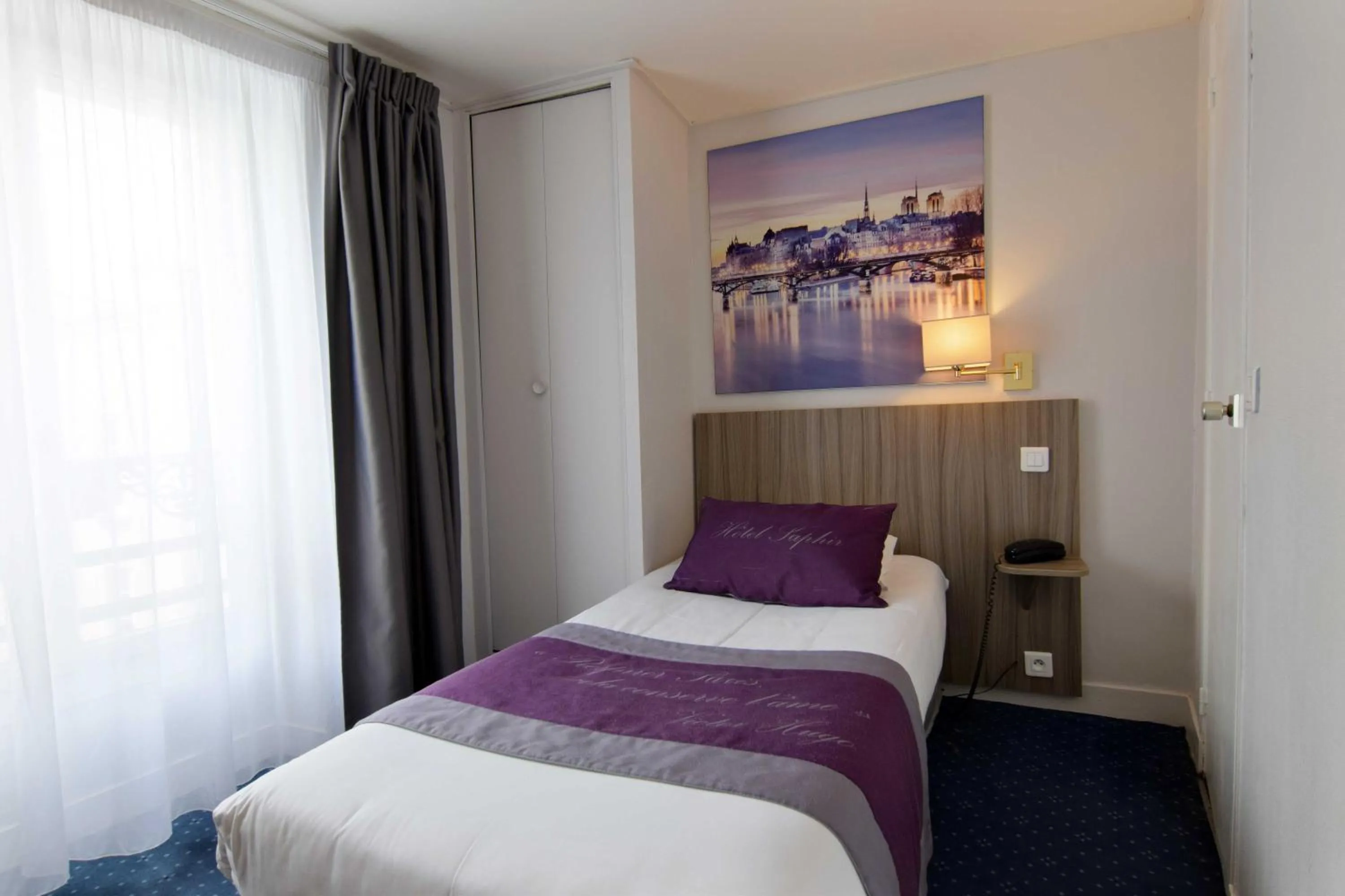 Standard Single Room in Saphir Grenelle
