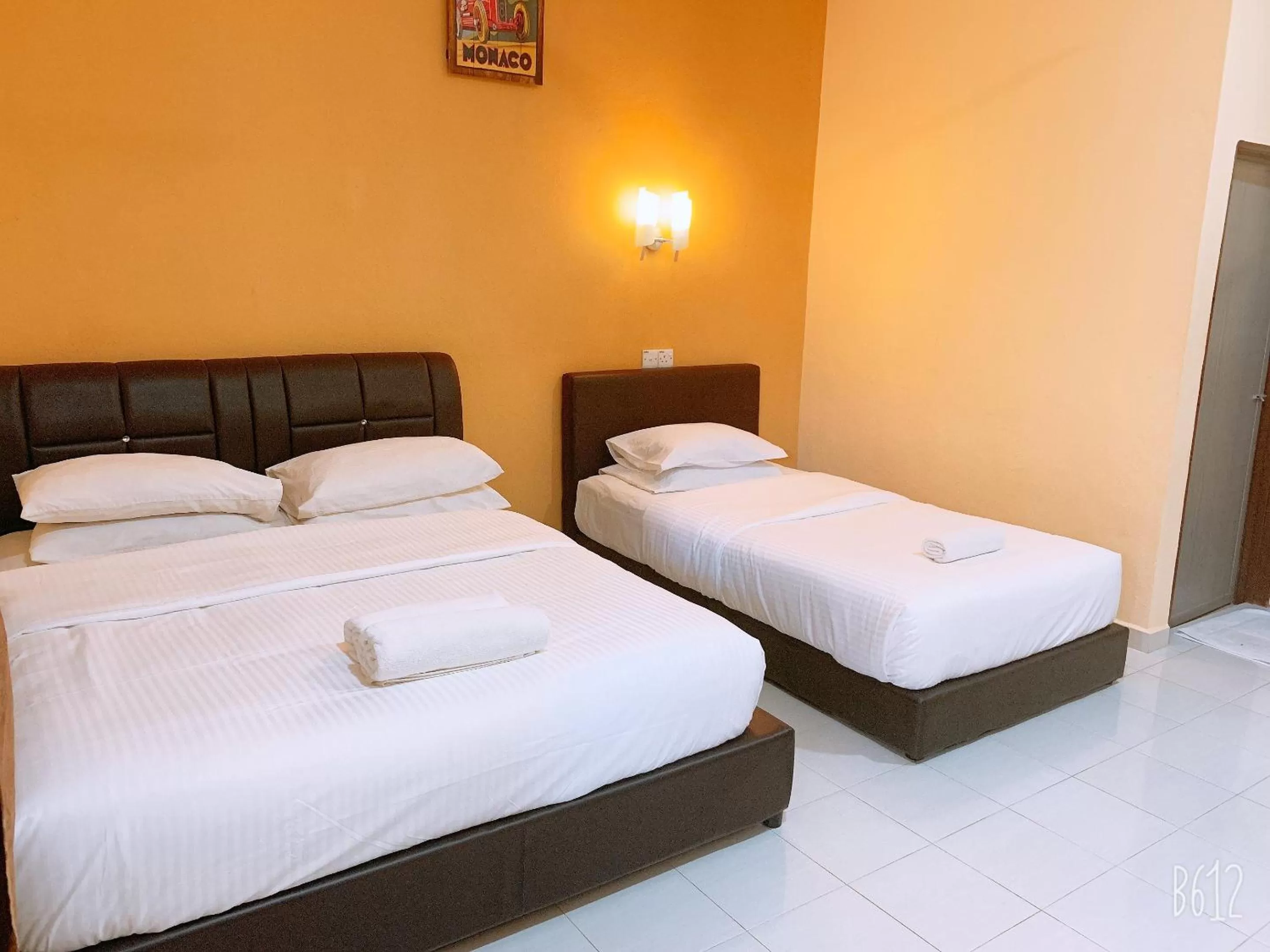 Standard Triple Room in Dhania Cenang Beach Motel