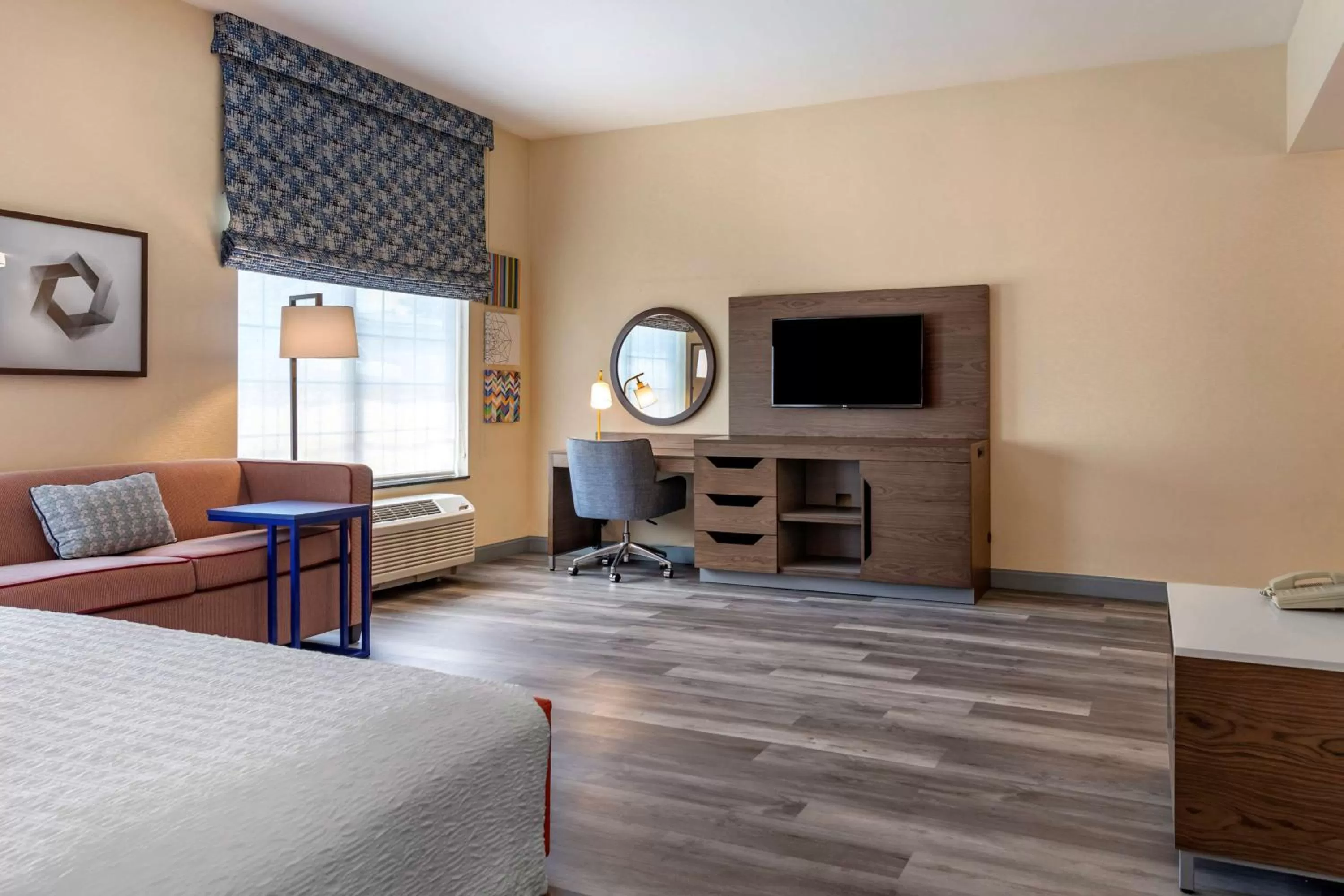 King Study Room - Non-Smoking in Hampton Inn Norco/Corona