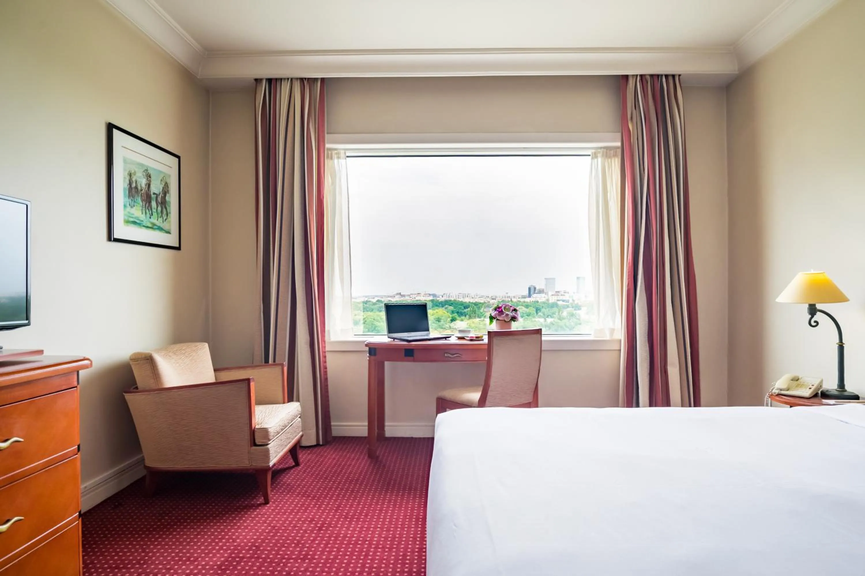 Deluxe Double Room in Pullman Bucharest World Trade Center