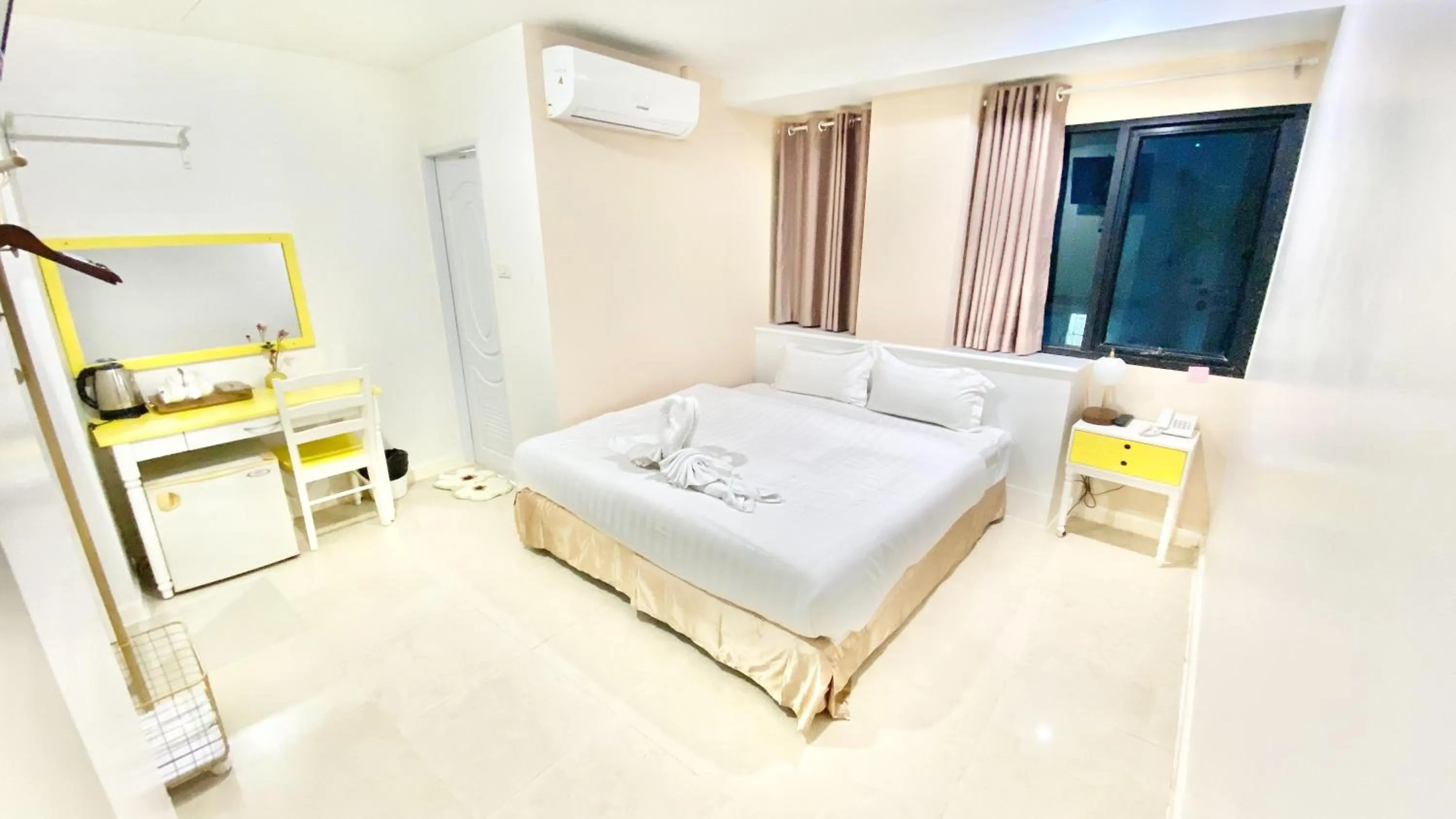 Standard Double Room in ABCYQ Hotel