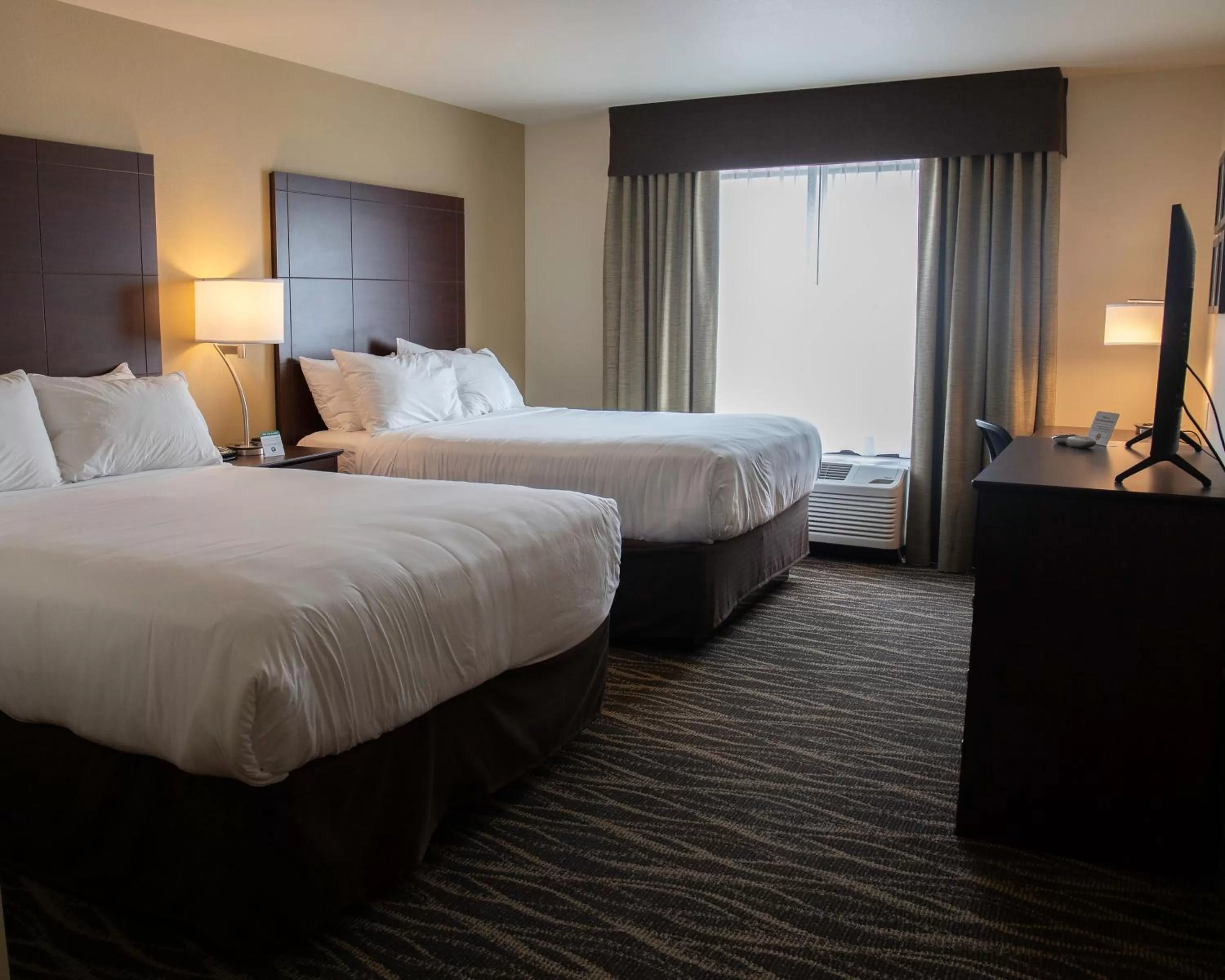 Queen Room in Cobblestone Hotel & Suites - Two Rivers