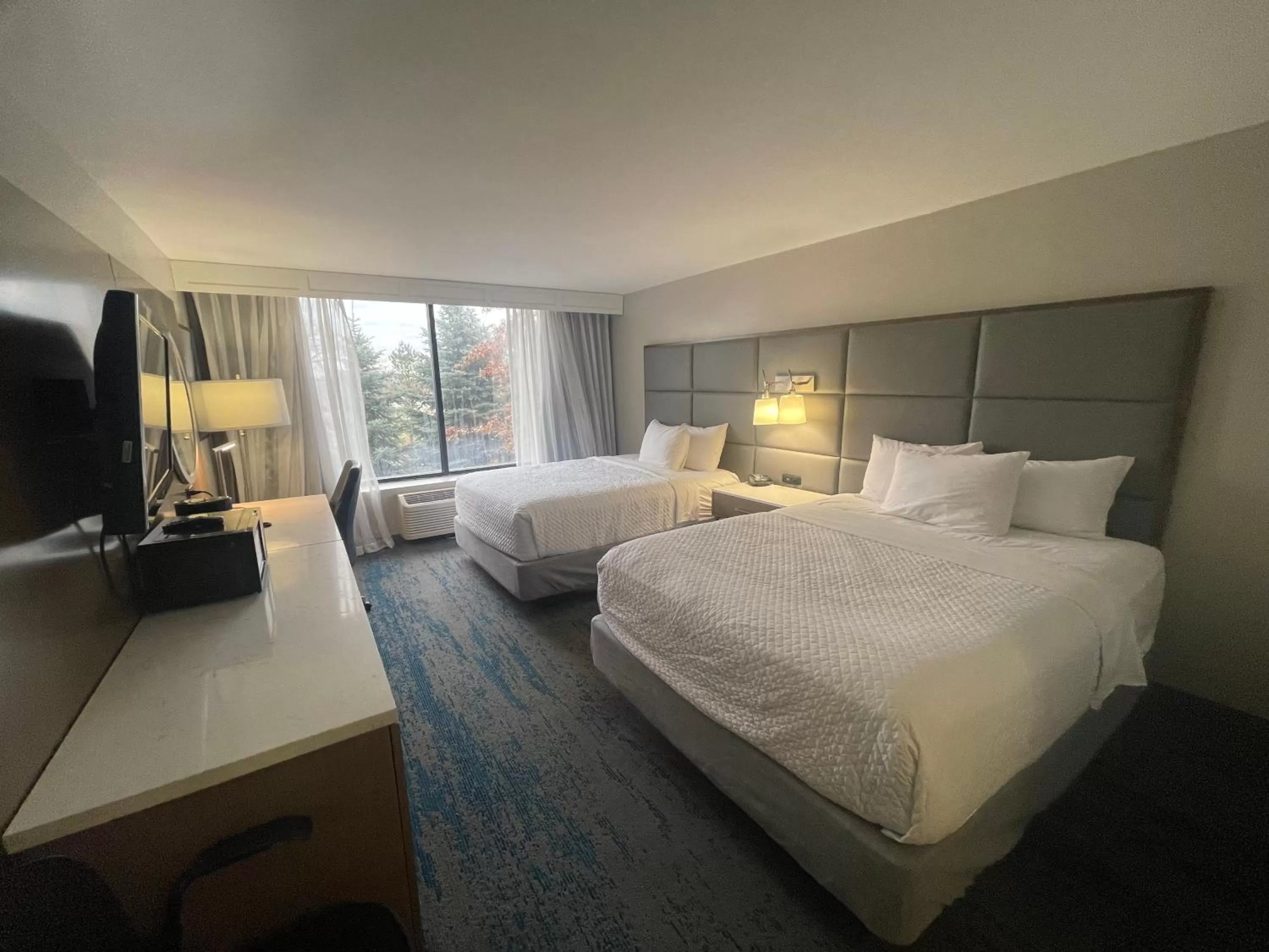 Queen Room with Two Queen Beds - Non-Smoking in Ramada by Wyndham Cleveland Independence