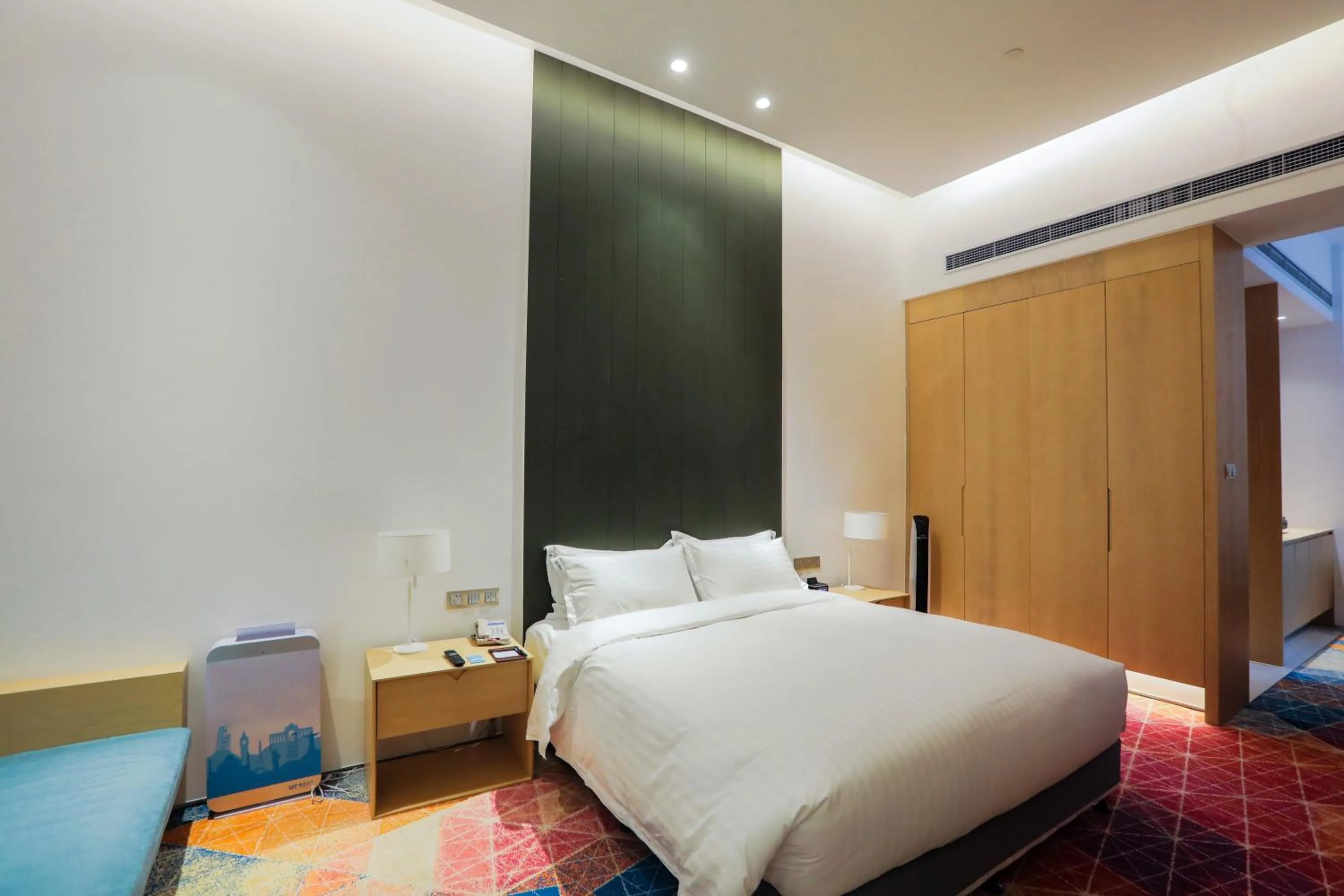 King Suite in Holiday Inn Express Shanghai Songjiang Fangta by IHG