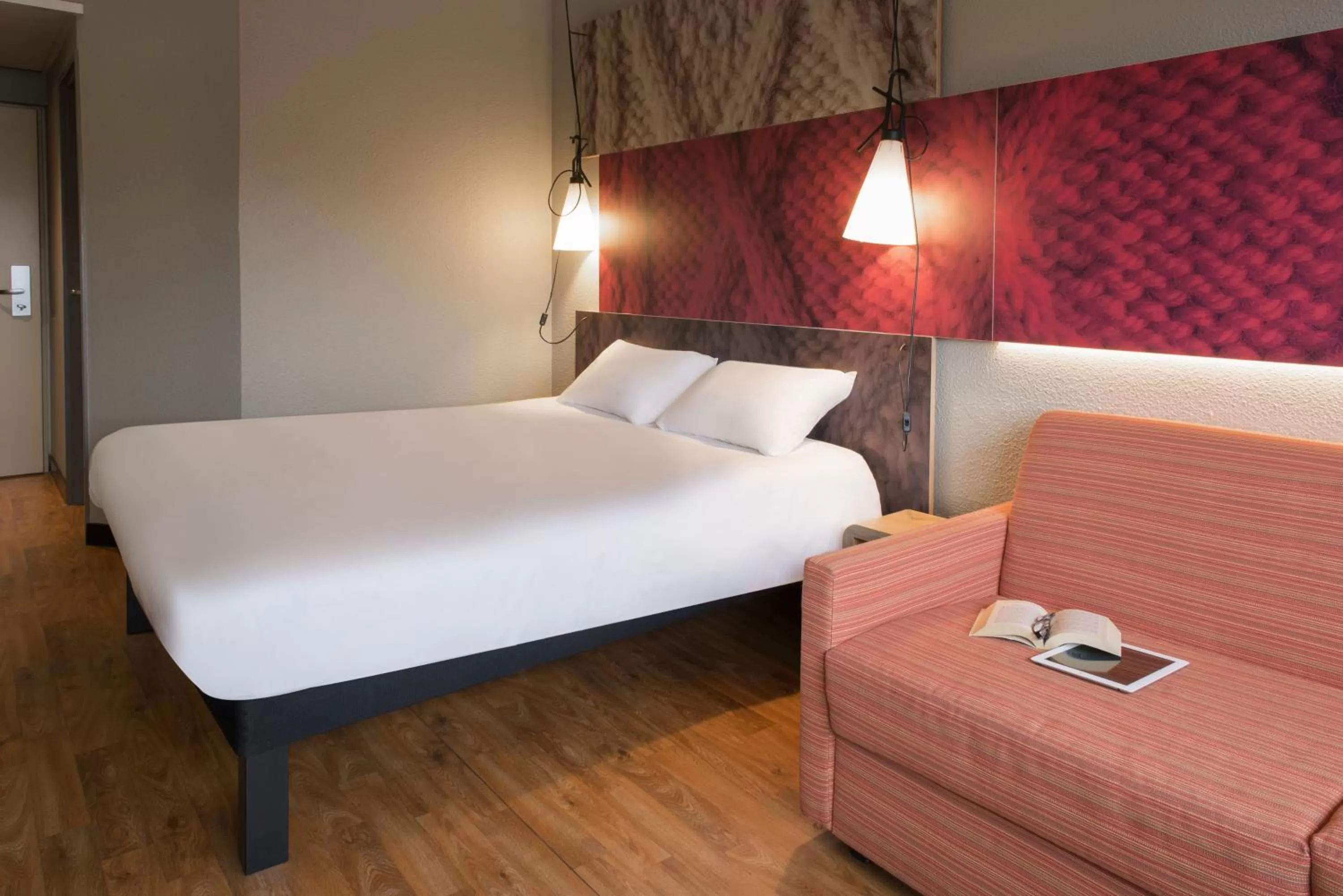 Standard Double Room with Sofa in ibis Valence Sud
