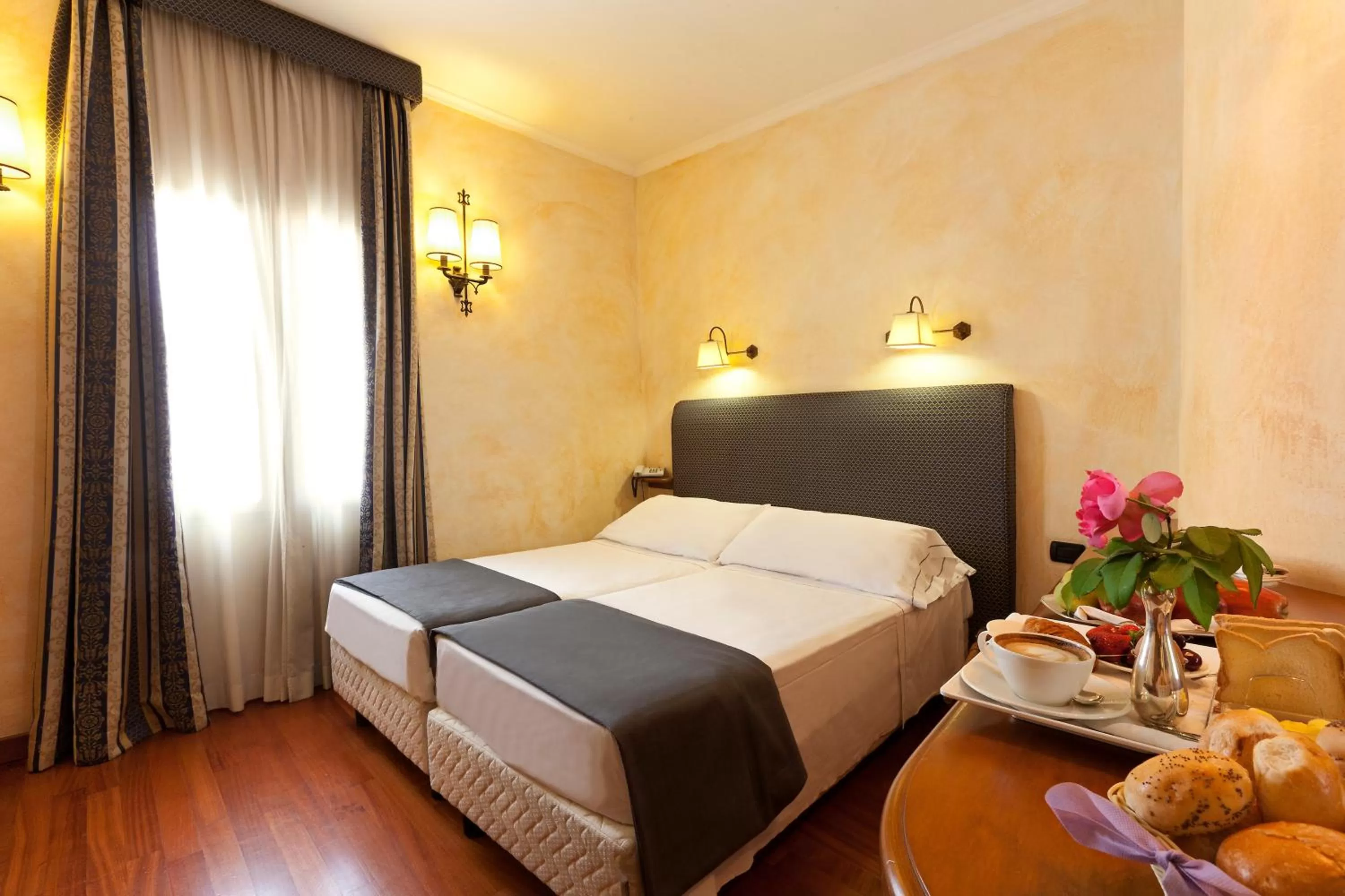 Double or Twin Room in Hotel La Fenice