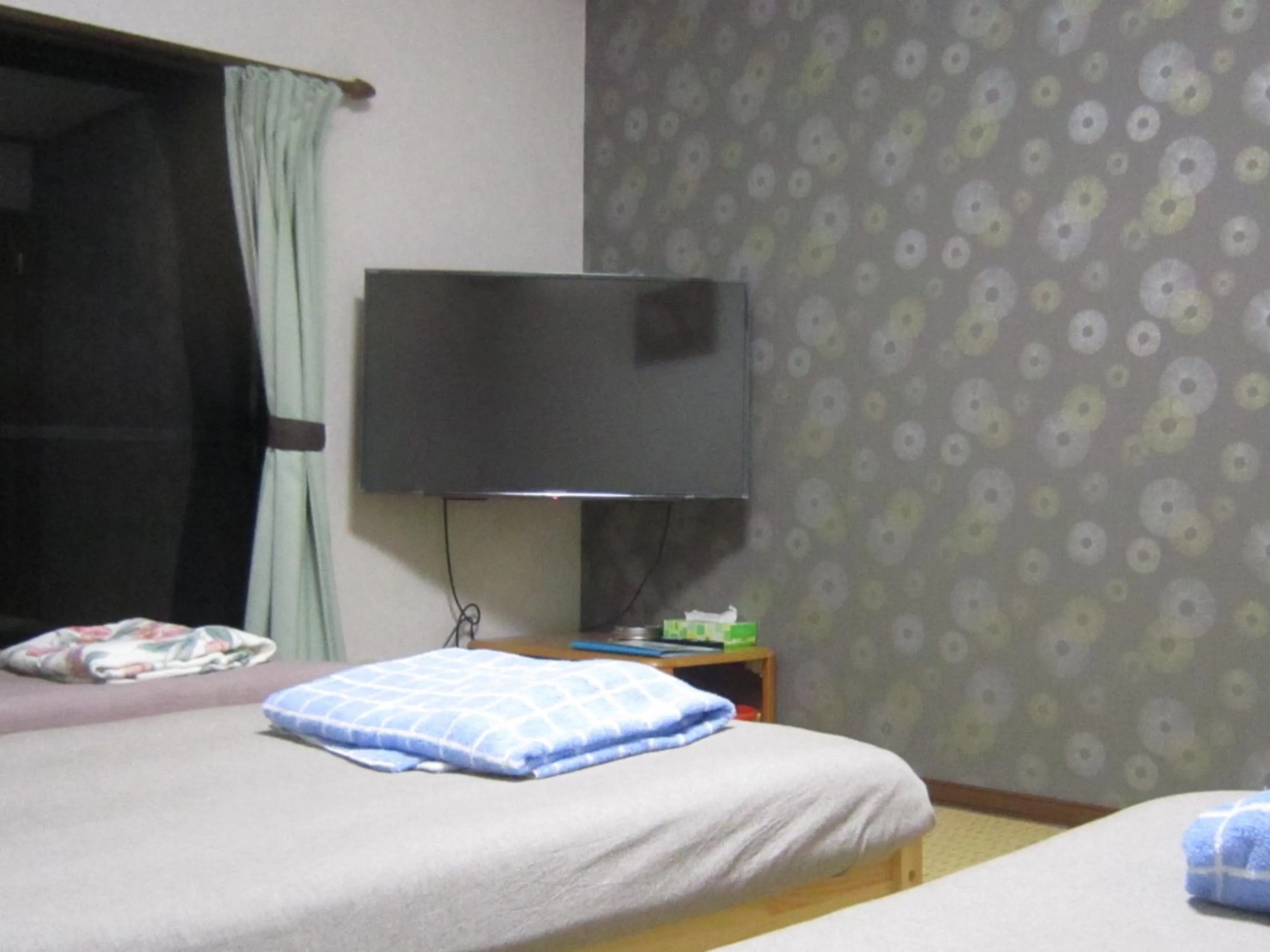 Standard Triple Room in Minato Oasis Numazu / 沼津観光の中心、伊豆観光の拠点に好立地！沼津港に位置し交通・飲食・コンビニ等至便です！