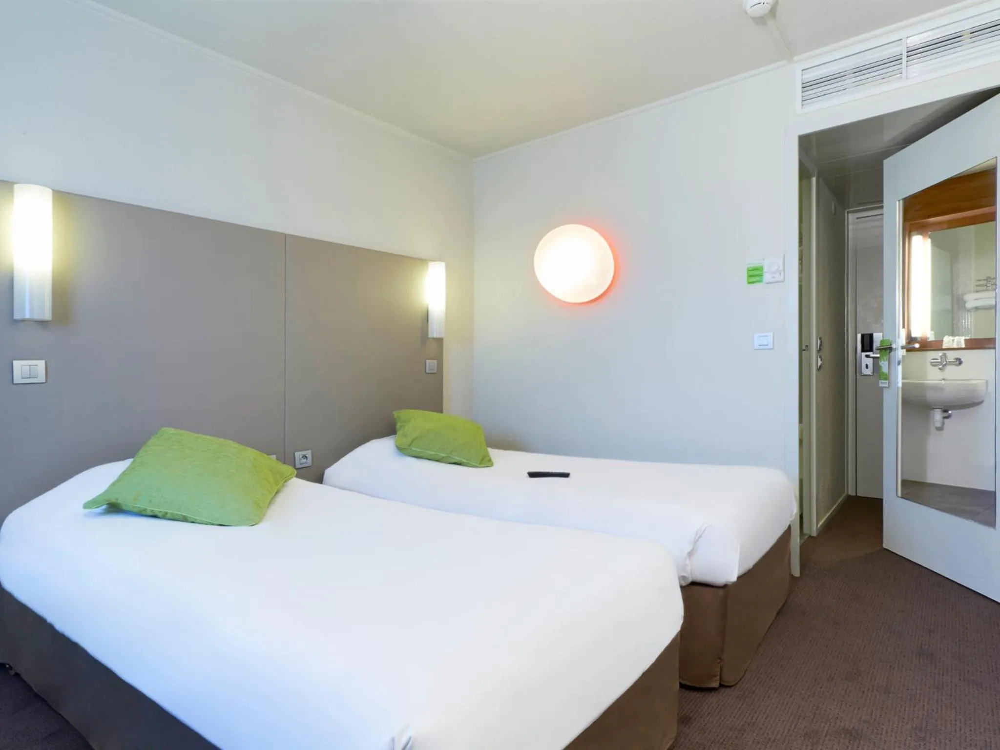 Twin Room in Campanile PRIME - Nice Airport