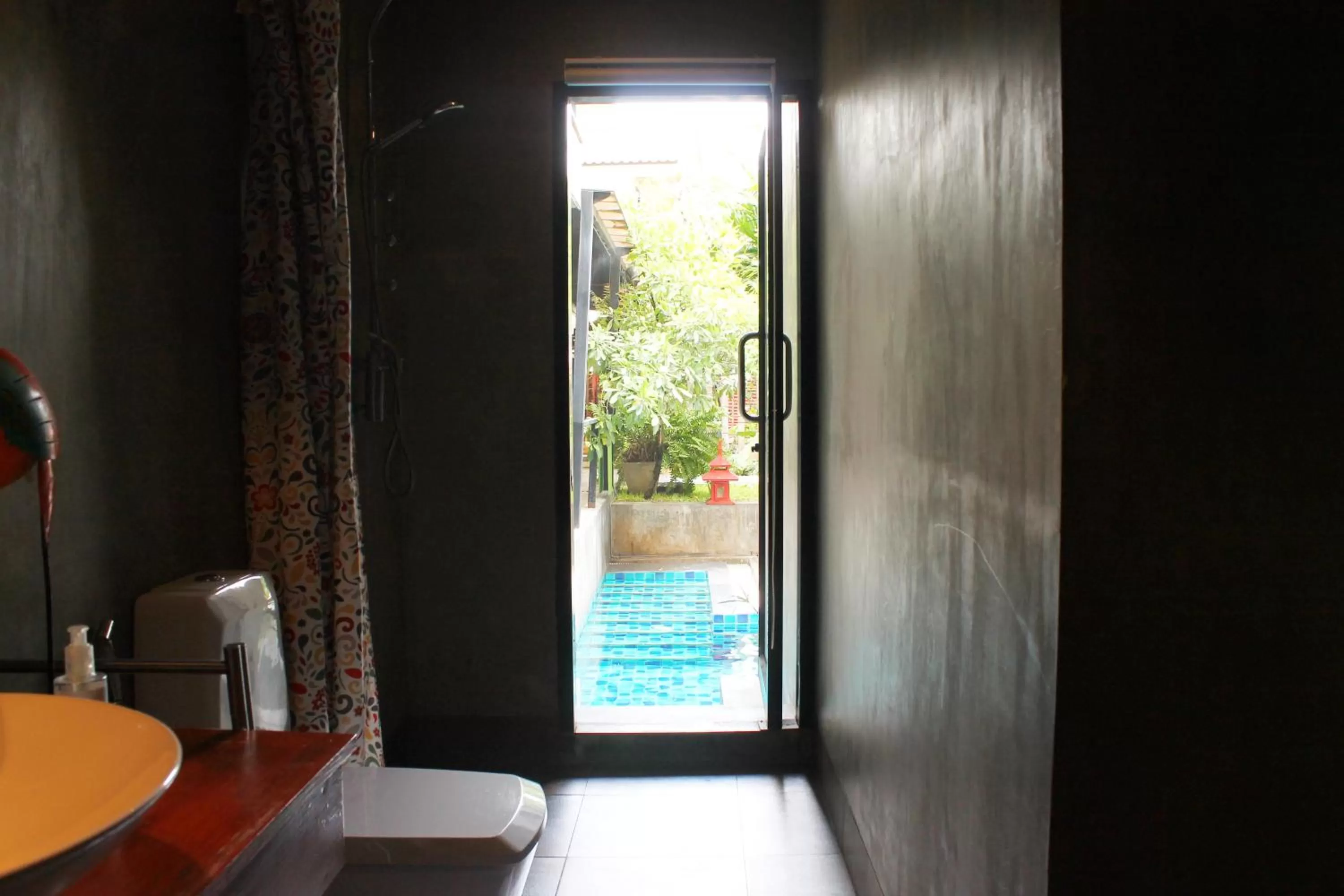 Standard Double Room with Pool access in Villa Thapae