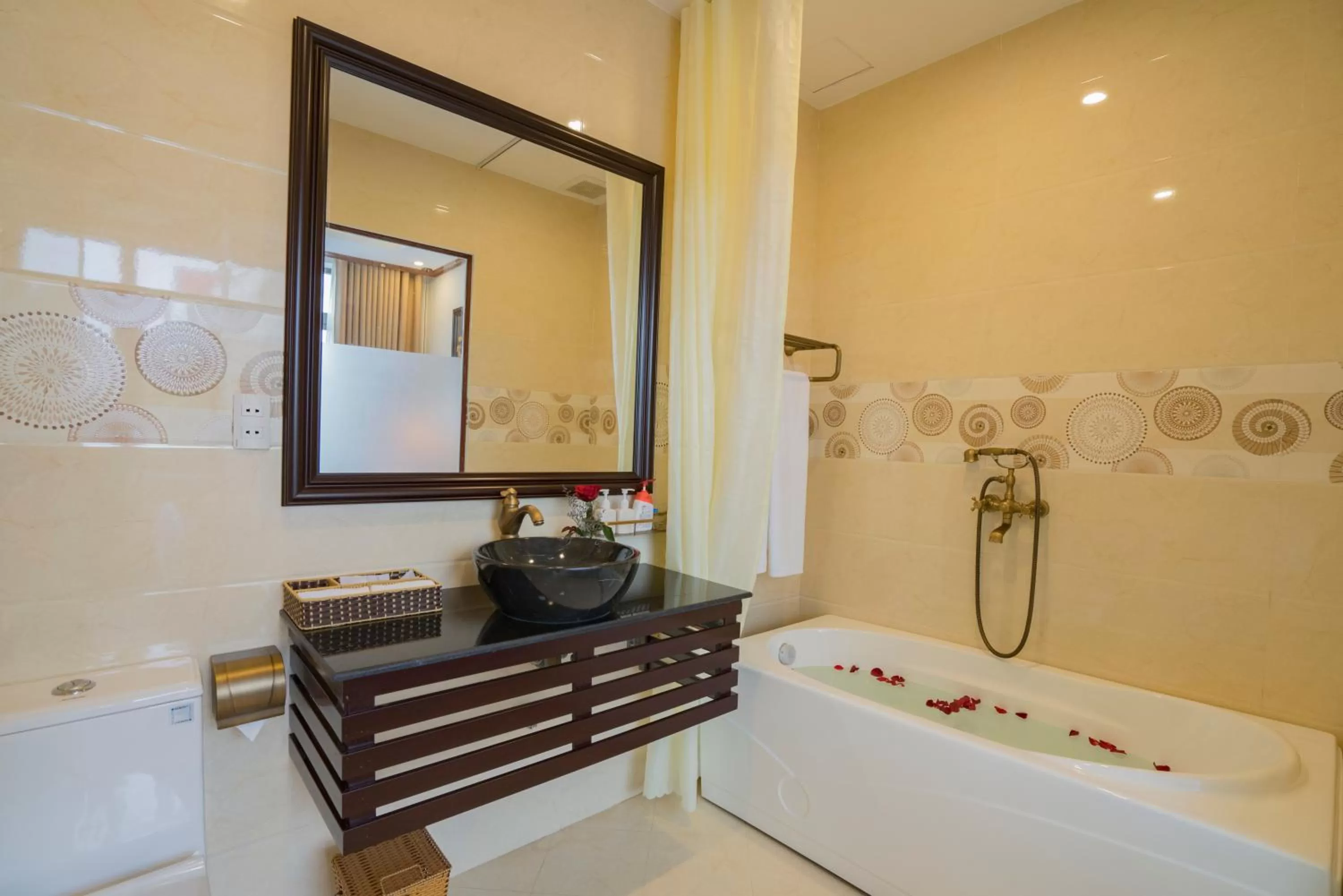 King Suite with Pool View in Hoi An Discovery Villa