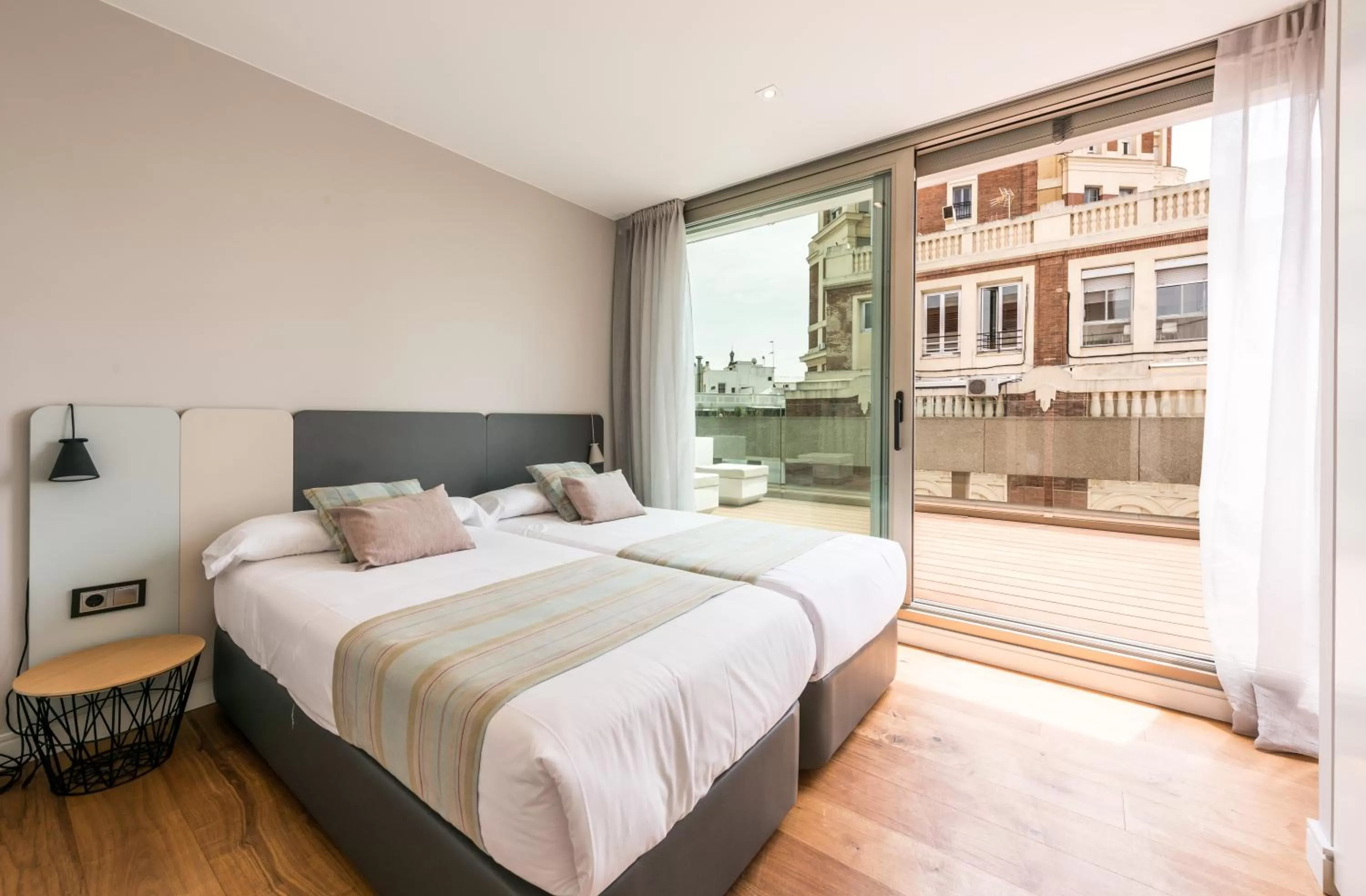 City-View 2 Bedroom Apartment with terrace in Gran View Apartments