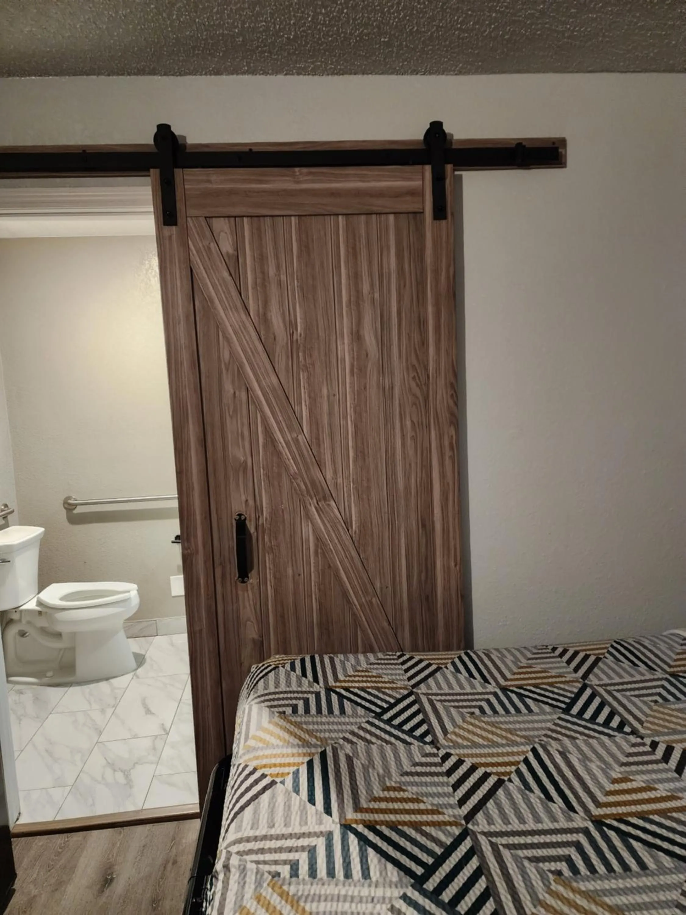 Queen Room with Two Queen Beds - Disability Access - Roll In Shower in Studio 6 Sacramento, CA Natomas
