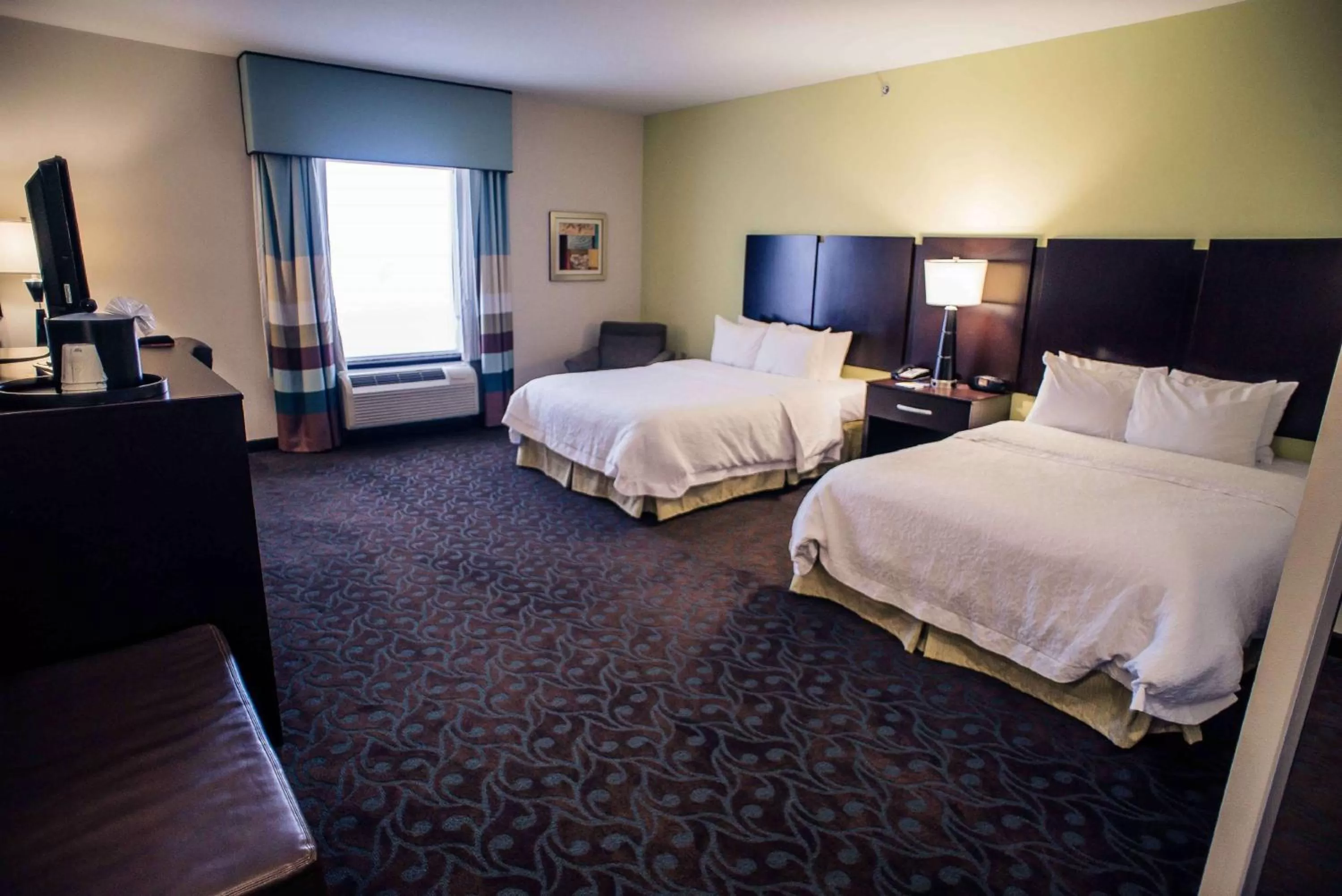 Queen Room with Two Queen Beds - Mobility Access/Non-Smoking in Hampton Inn - Monticello