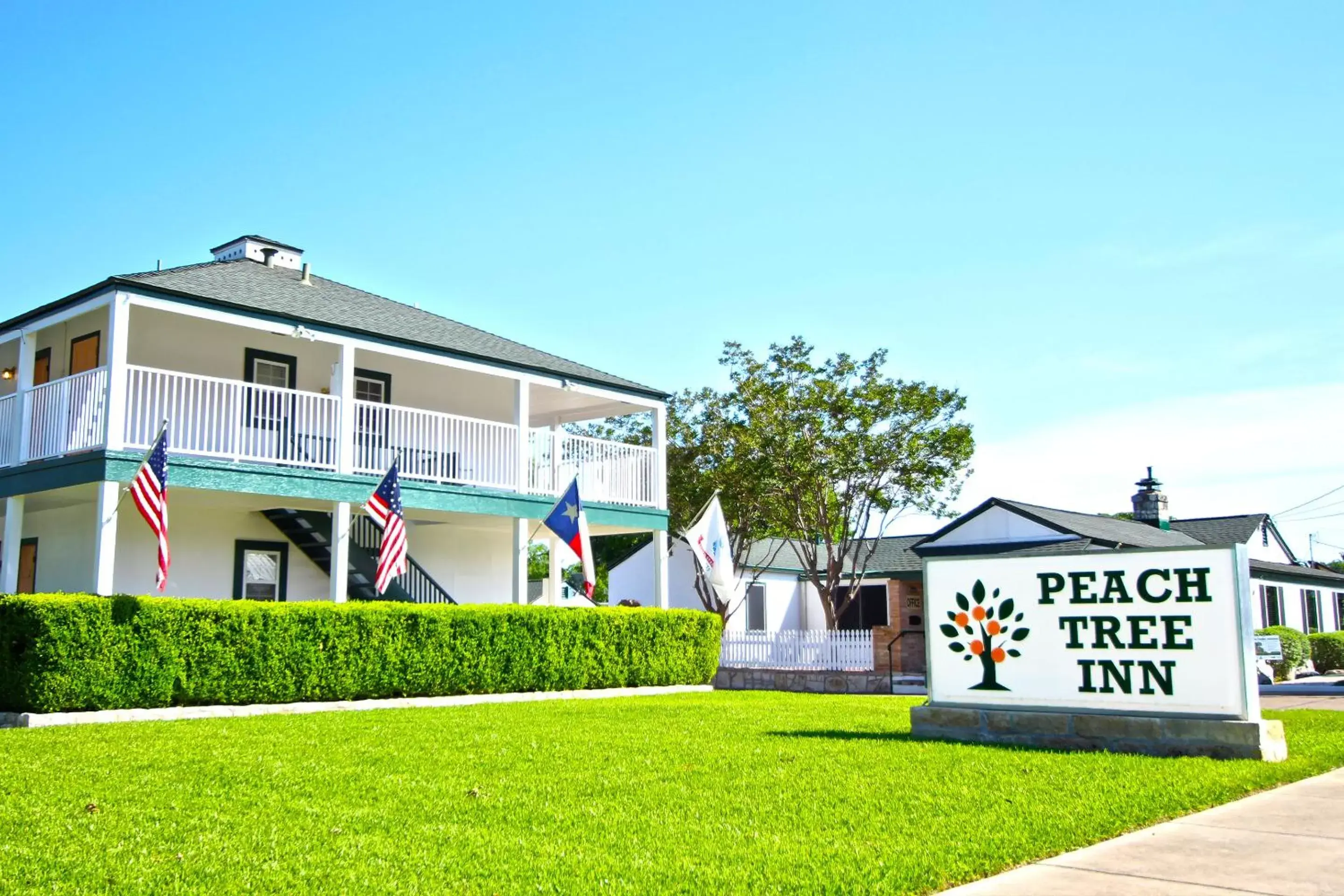 Peach Tree Inn & Suites Peach Tree Inn & Suites