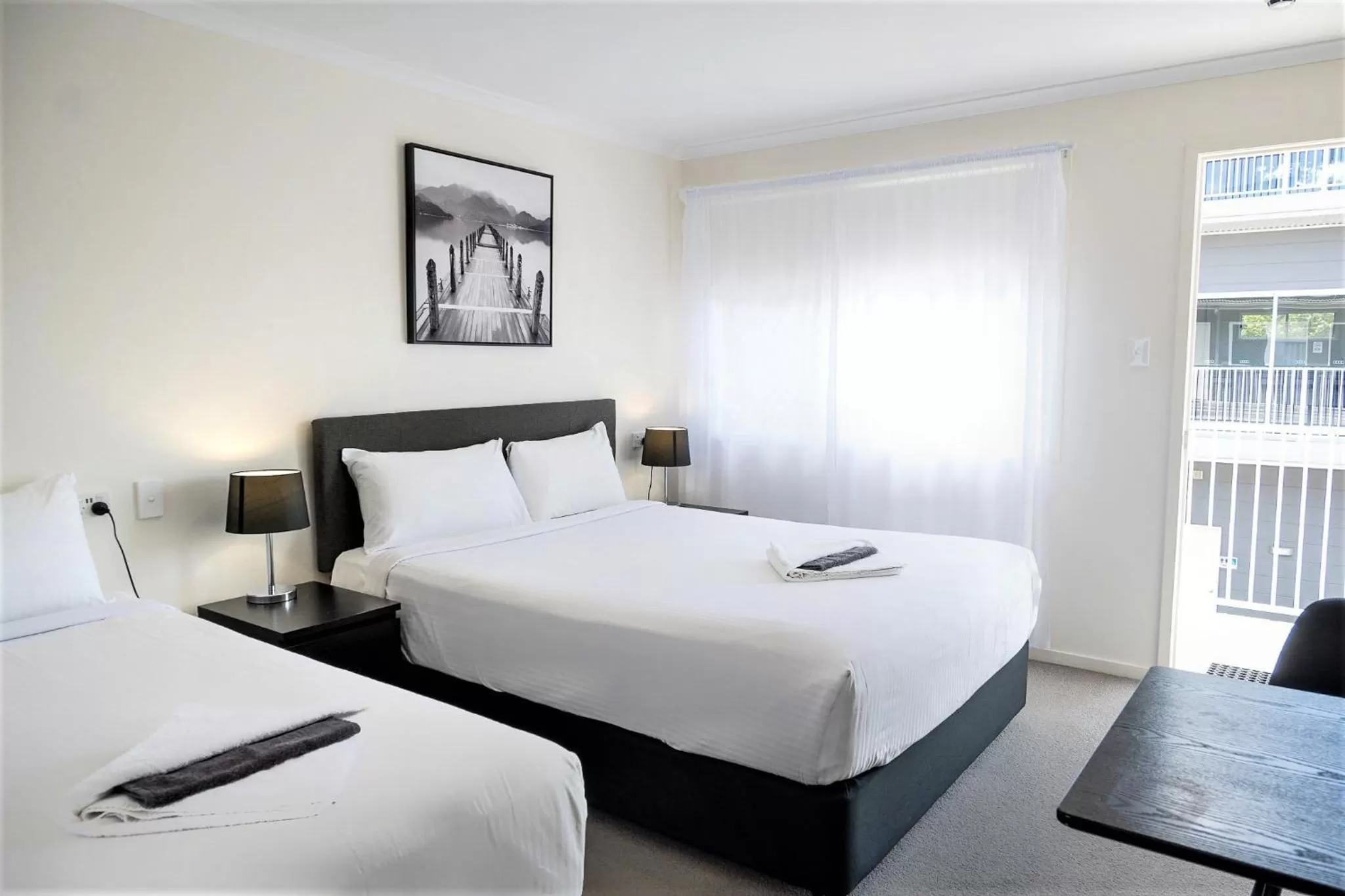 Deluxe Triple Room in Petrie Mill Motel