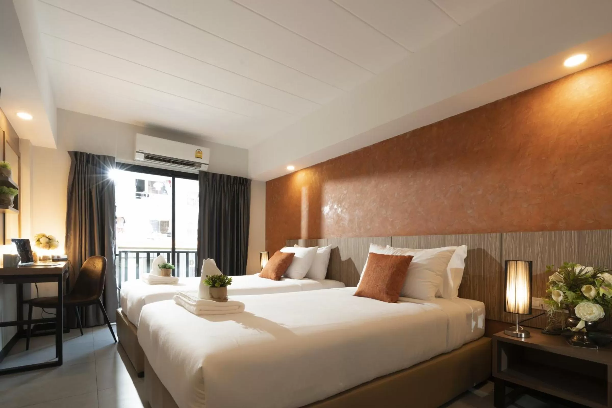 Deluxe Twin Room in The Home Hotel SHA