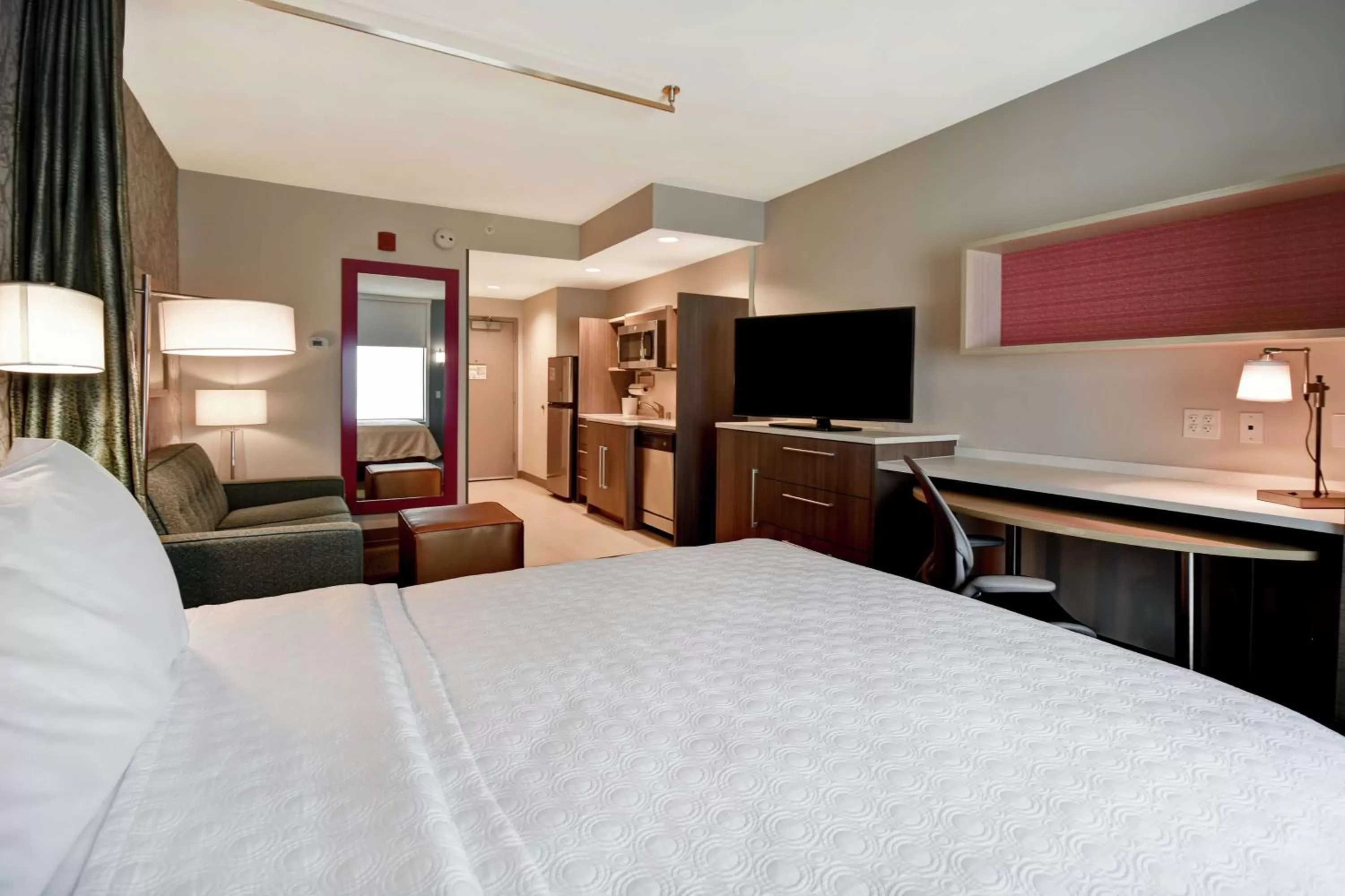 Queen Studio Suite - Hearing Access/Non-Smoking in Home2 Suites By Hilton Eagan Minneapolis