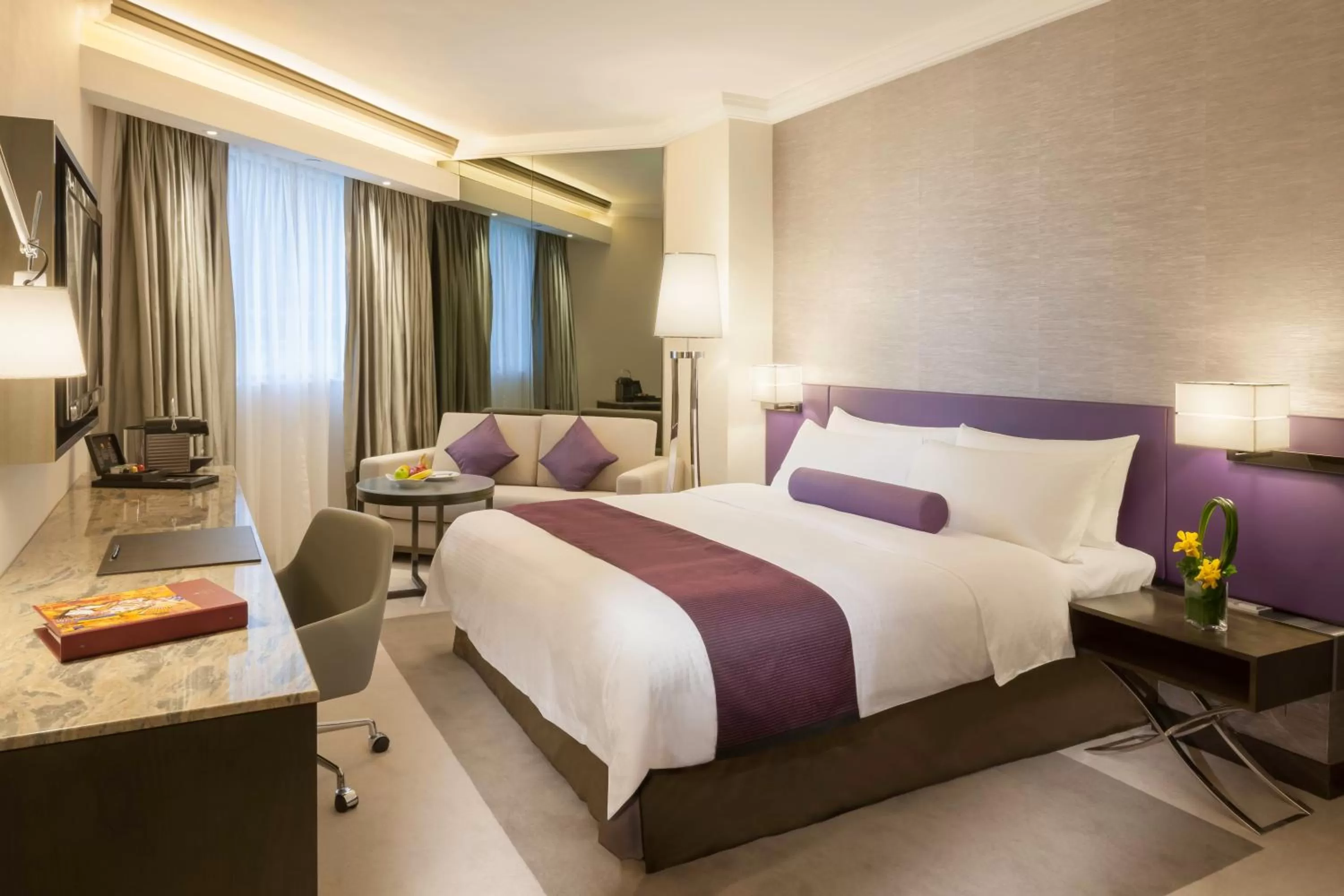 Continental Club - Deluxe Double or Twin Room with Free Mini-bar in Gateway Hotel, Marco Polo